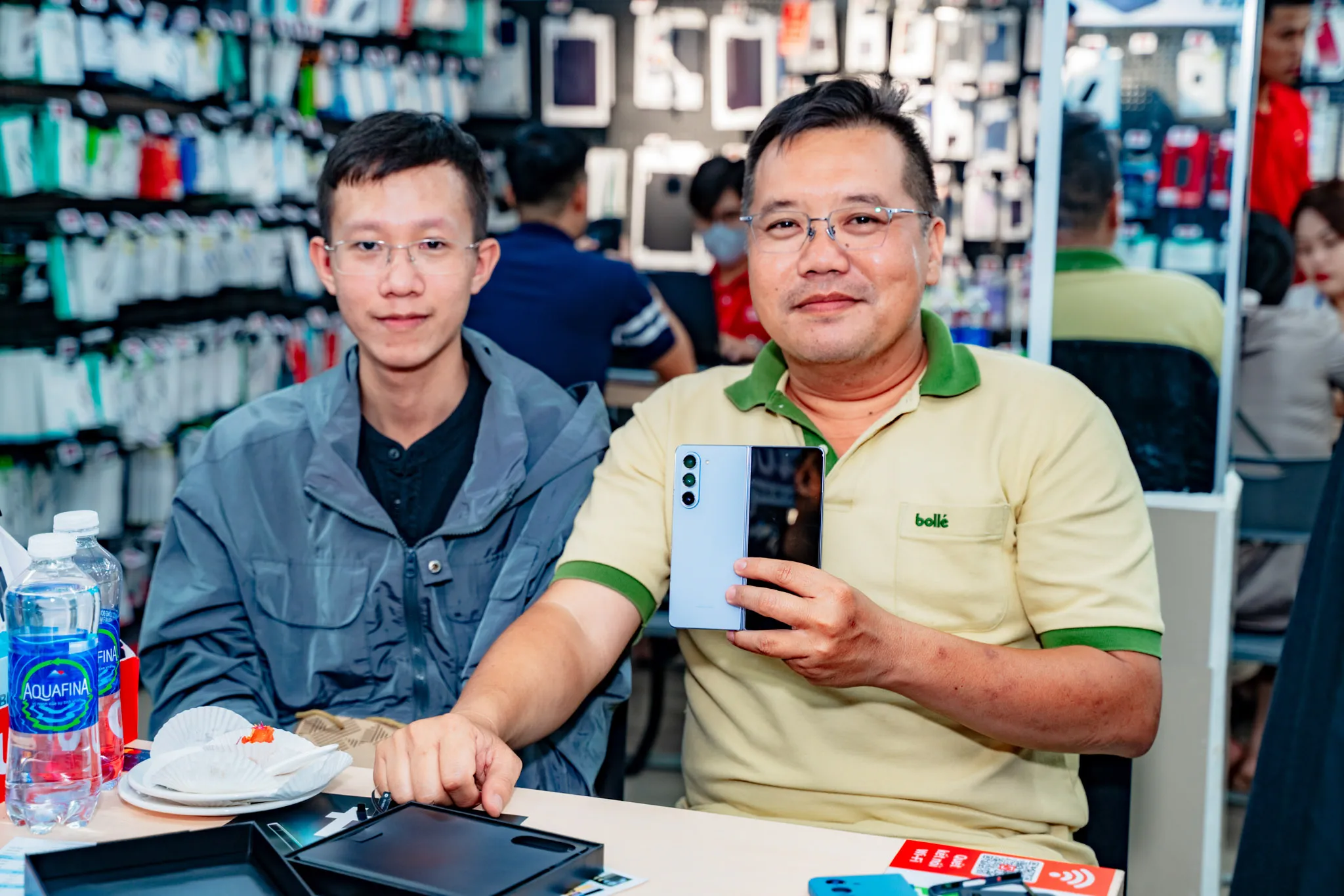 1500 khách hàng háo hức nhận Galaxy Z Fold5 và Z Flip5 tại CellphoneS