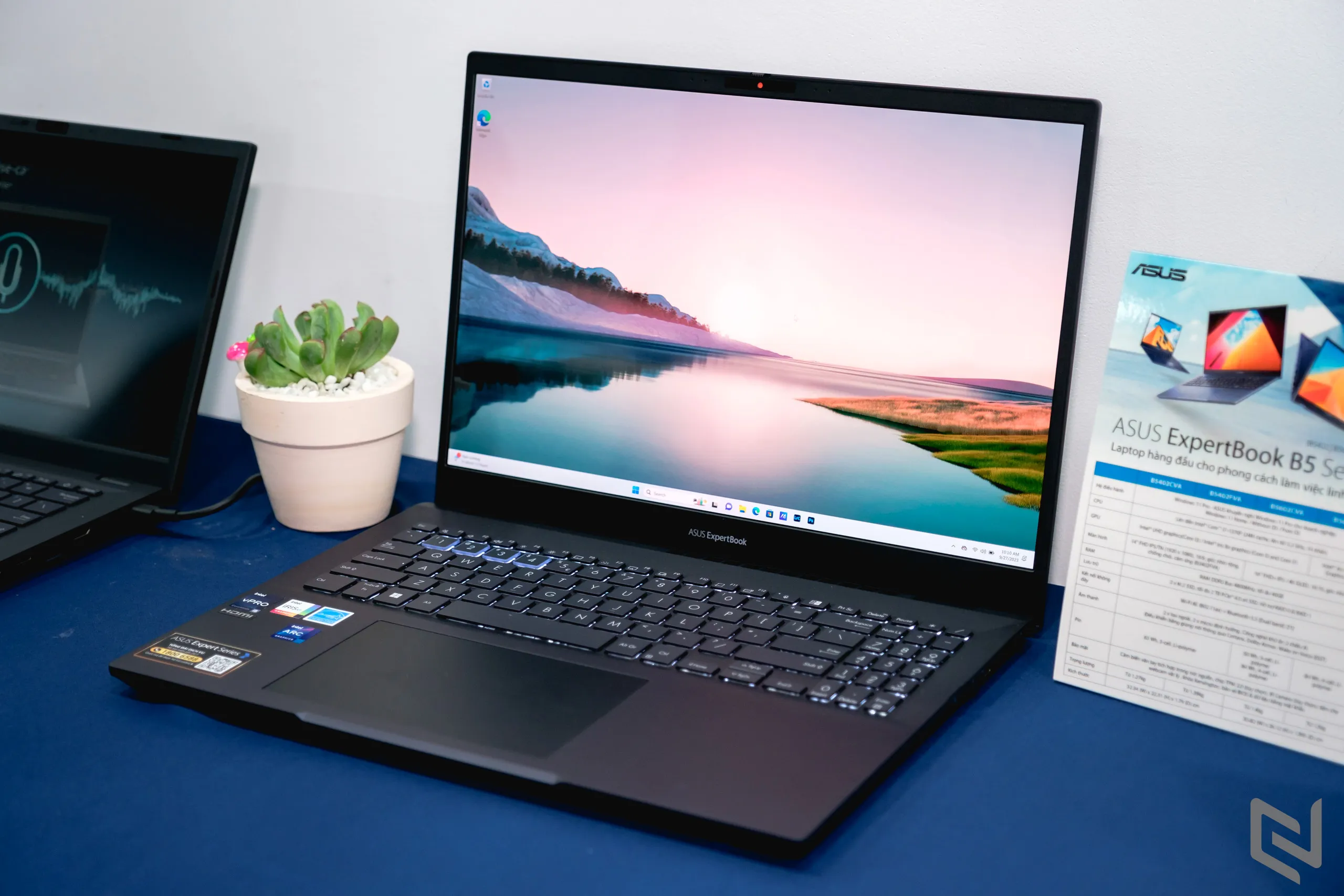 ASUS giới thiệu ExpertBook B9 OLED – laptop doanh nhân 14” OLED nhẹ nhất thế giới cùng Expert Series thế hệ mới
