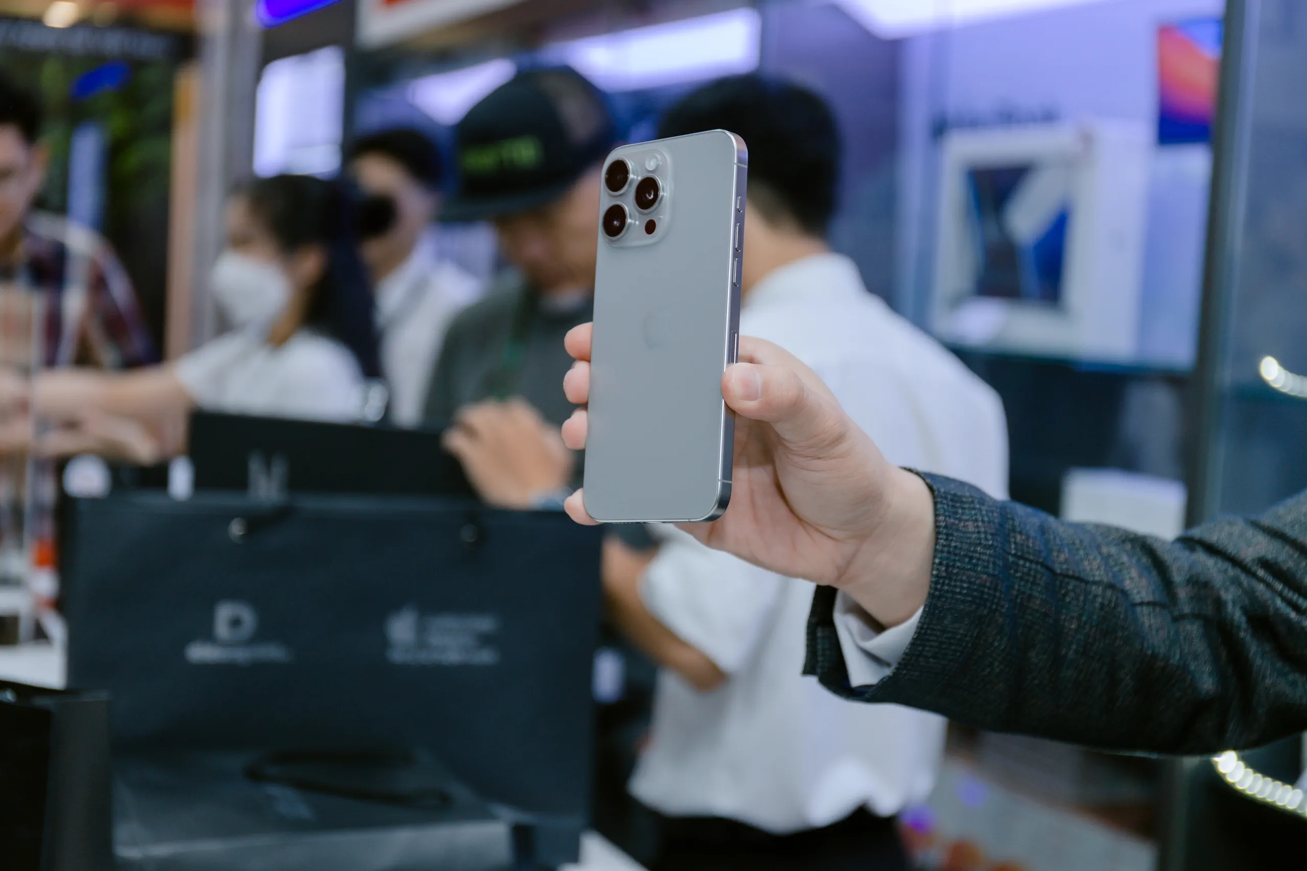 Di Động Việt sẵn hàng iPhone 15 cho khách hàng muốn mua ngay