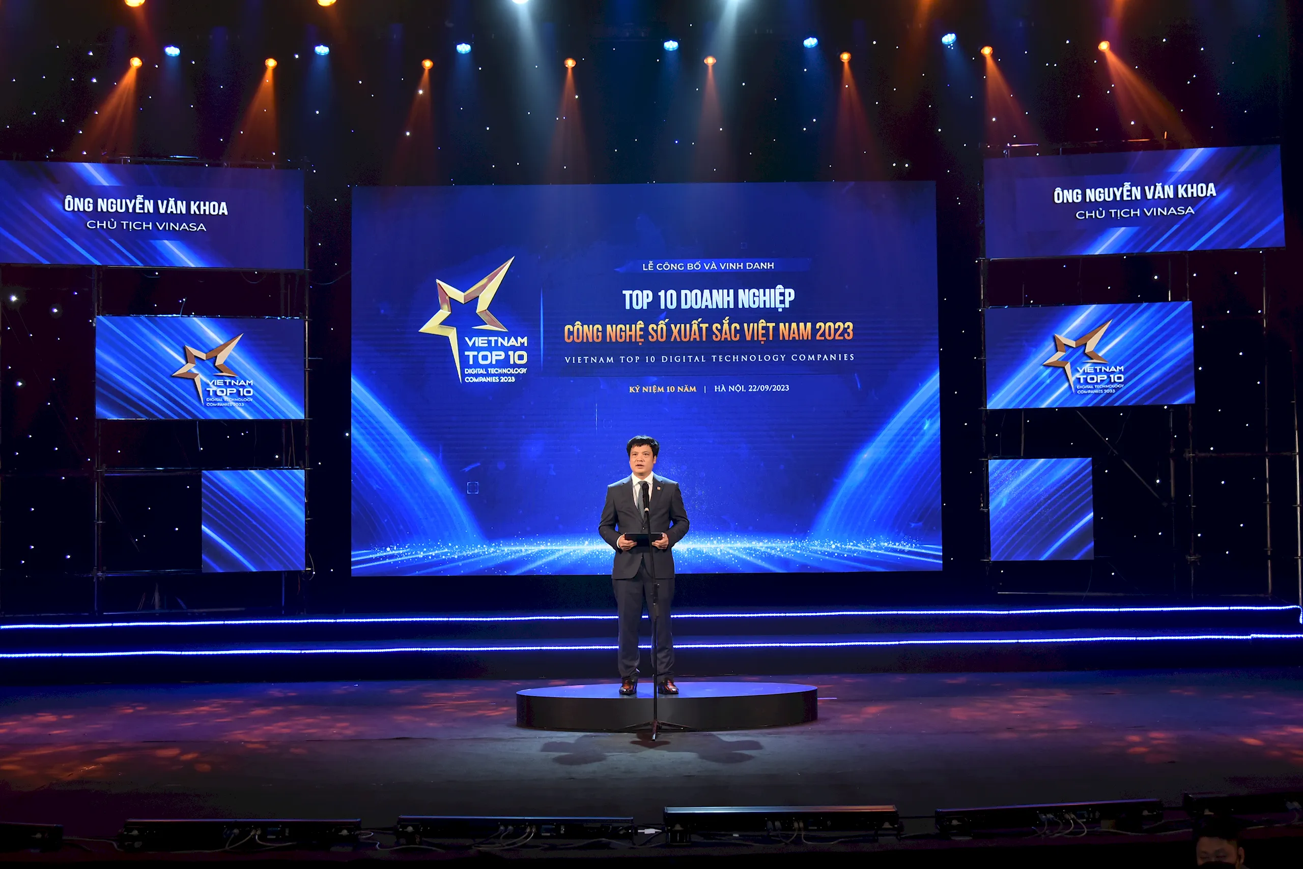 FPT Telecom đạt top 10 doanh nghiệp công nghệ số xuất sắc Việt Nam 2023