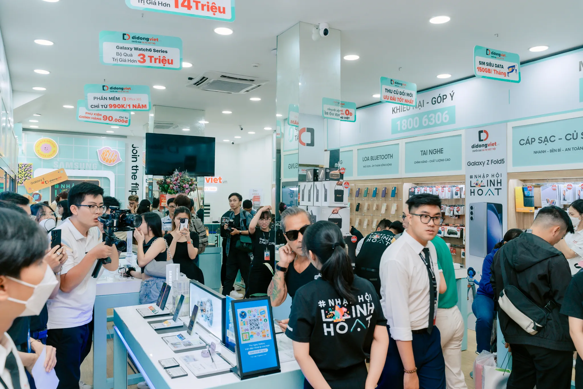 Galaxy Z Flip5 giảm chục triệu đồng tại Việt Nam