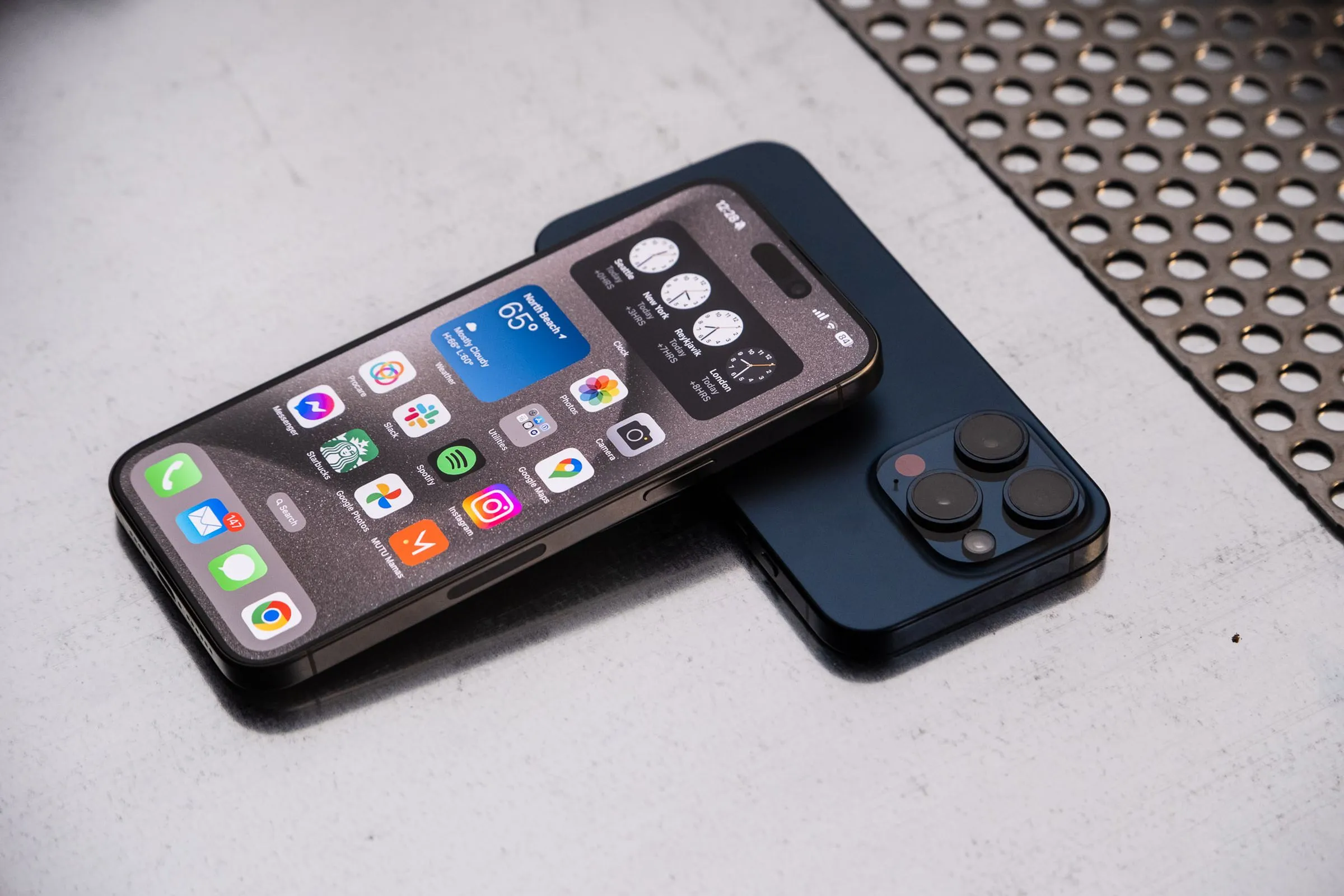 Tổng hợp trên tay iPhone 15 Pro: Titan, USB-C, Action Button và nhiều nâng cấp lớn khác