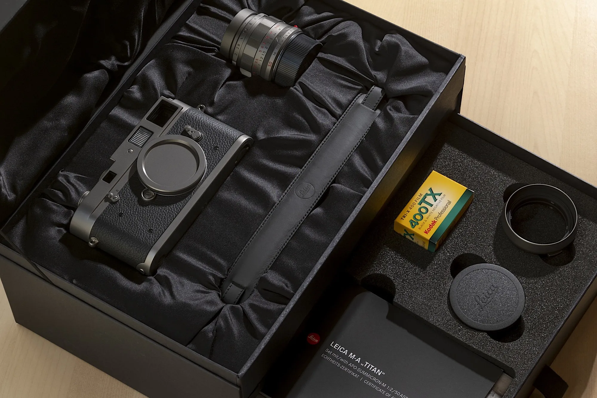 Leica ra mắt ống kính Leica Noctilux-M 50mm F0.95 ASPH Titan đặc biệt với giá hơn 400 triệu đồng