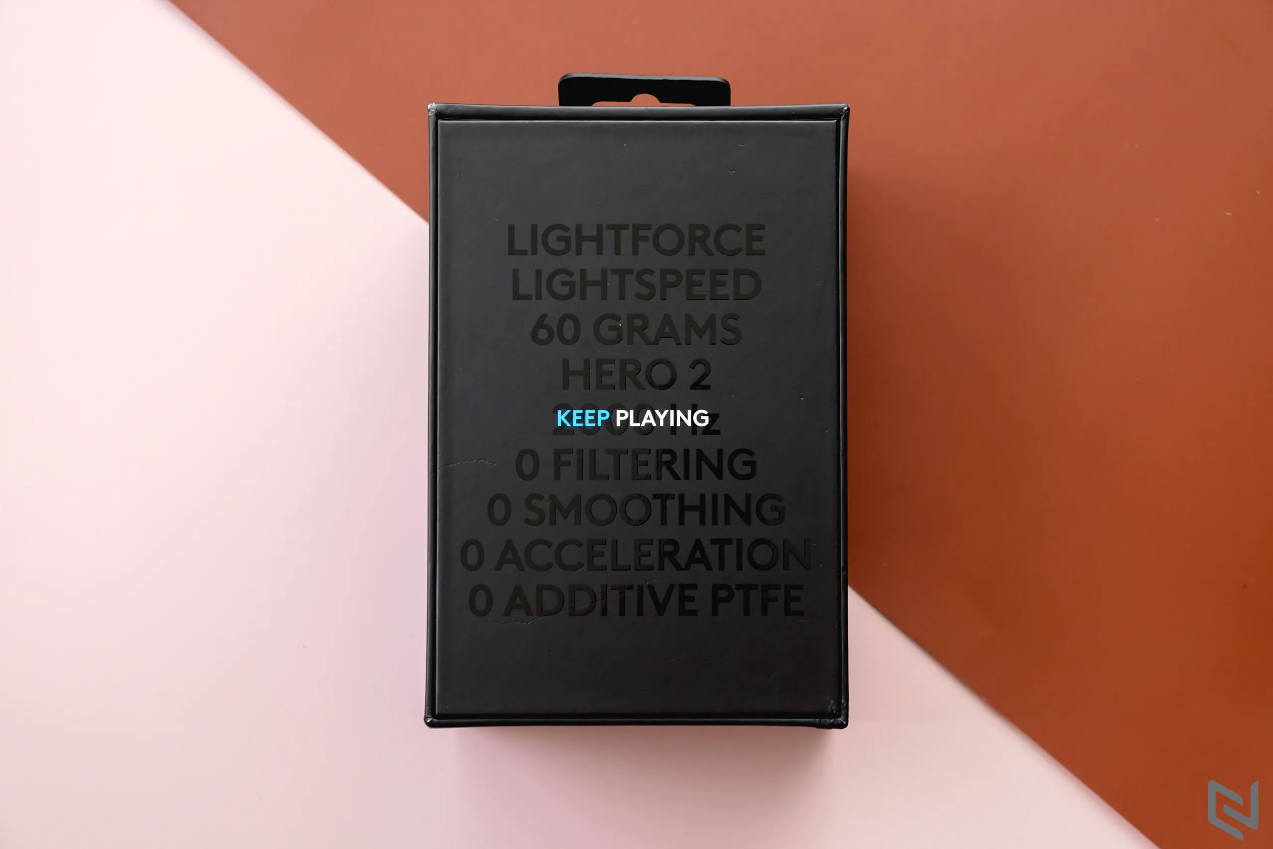 Đánh giá chuột gaming Logitech G Pro X Superlight 2: Ngoại hình không đổi, nâng cấp cảm biến HERO 2 và switch hybrid LIGHTFORCE mới