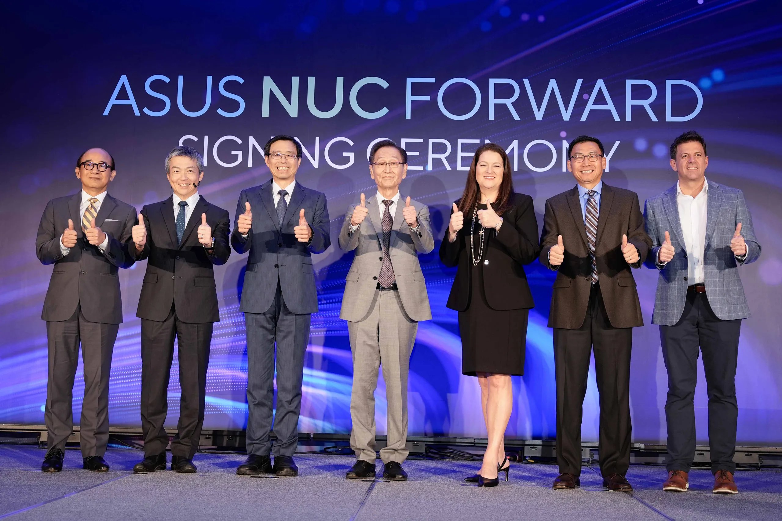 ASUS và Intel chính thức ký kết sản xuất và kinh doanh dòng sản phẩm Intel NUC