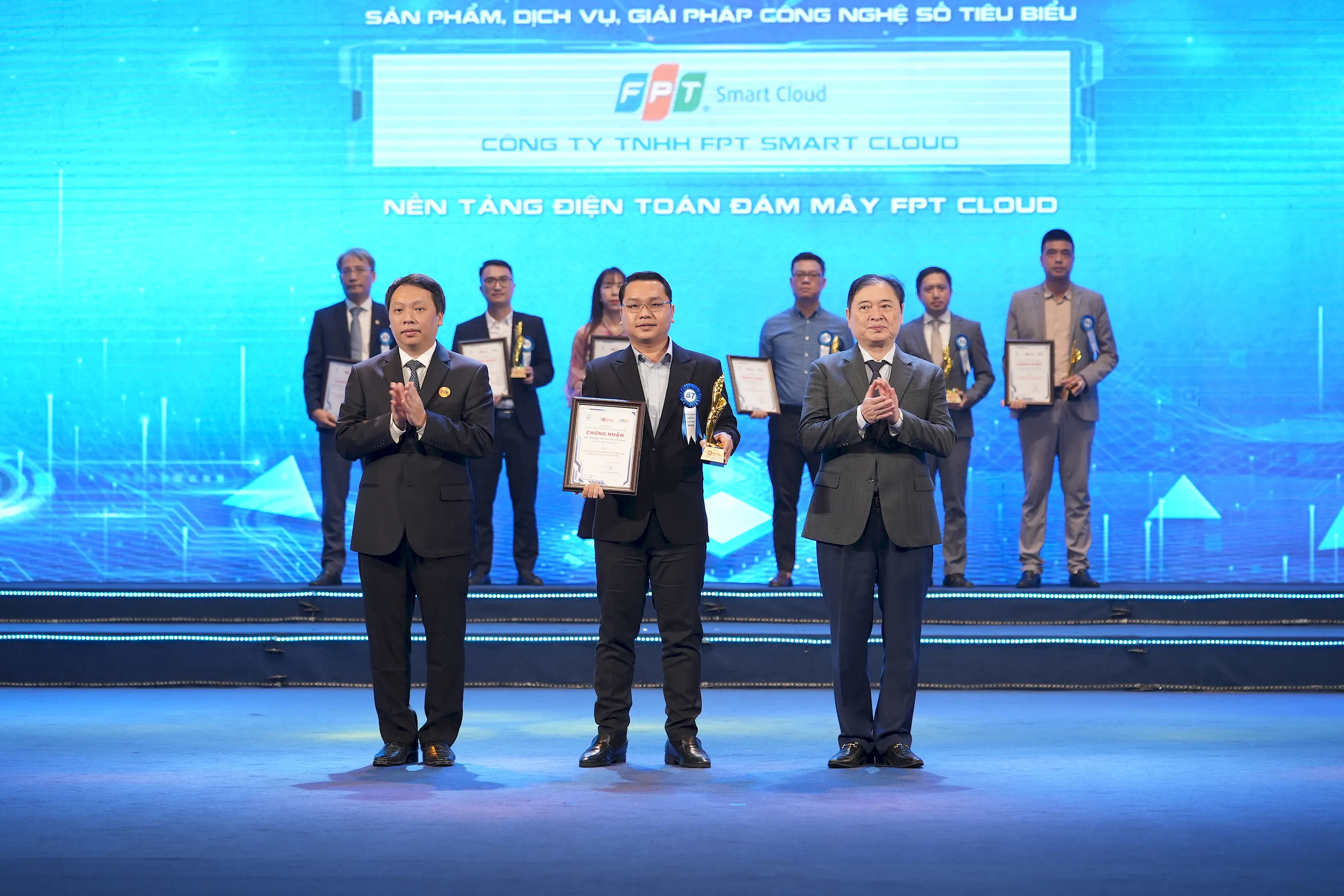 FPT đạt 6 giải thưởng chuyển đổi số Việt Nam