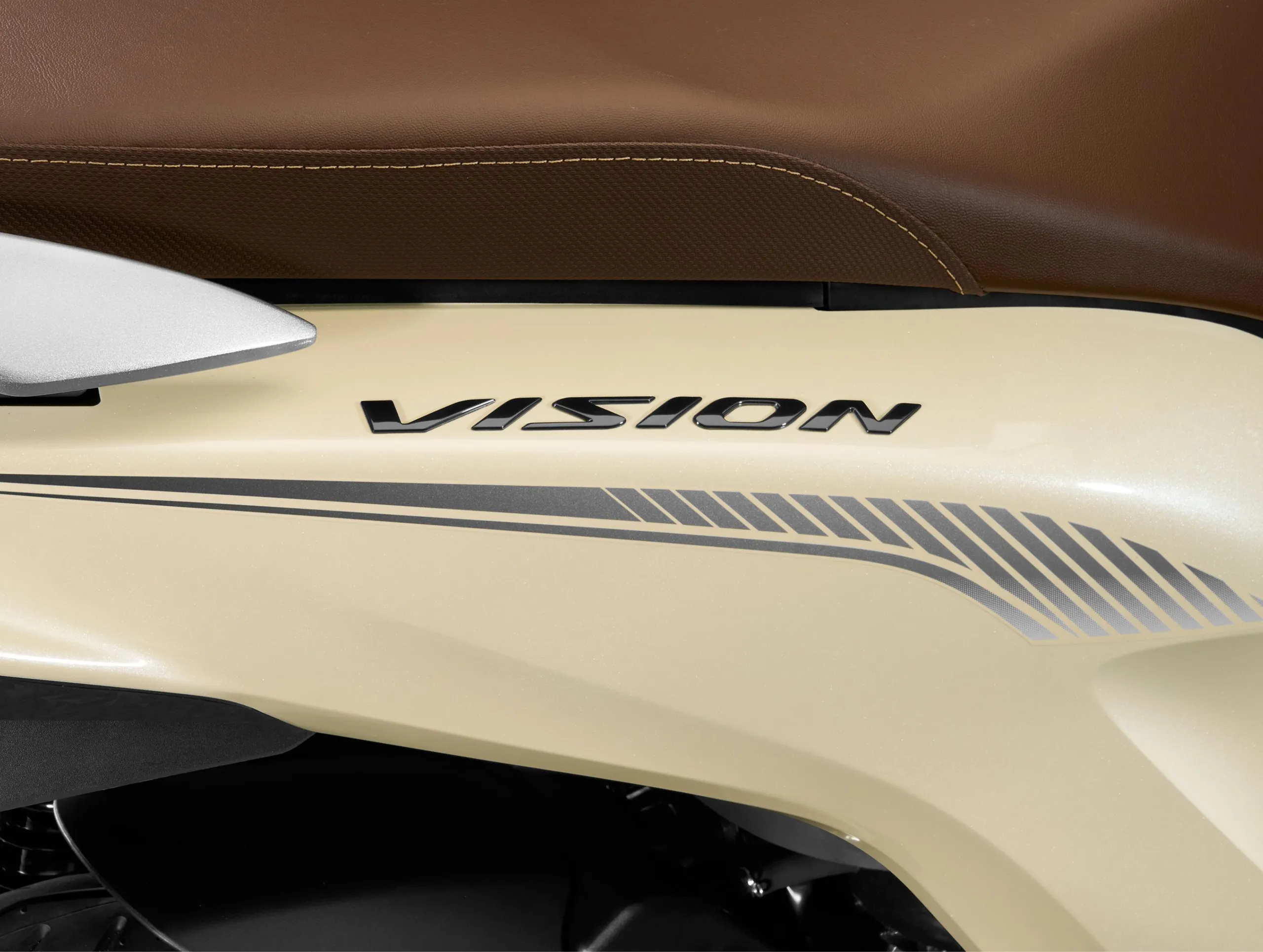 Honda Việt Nam giới thiệu Wave Alpha và Vision phiên bản Retro cổ điển với màu sắc mới