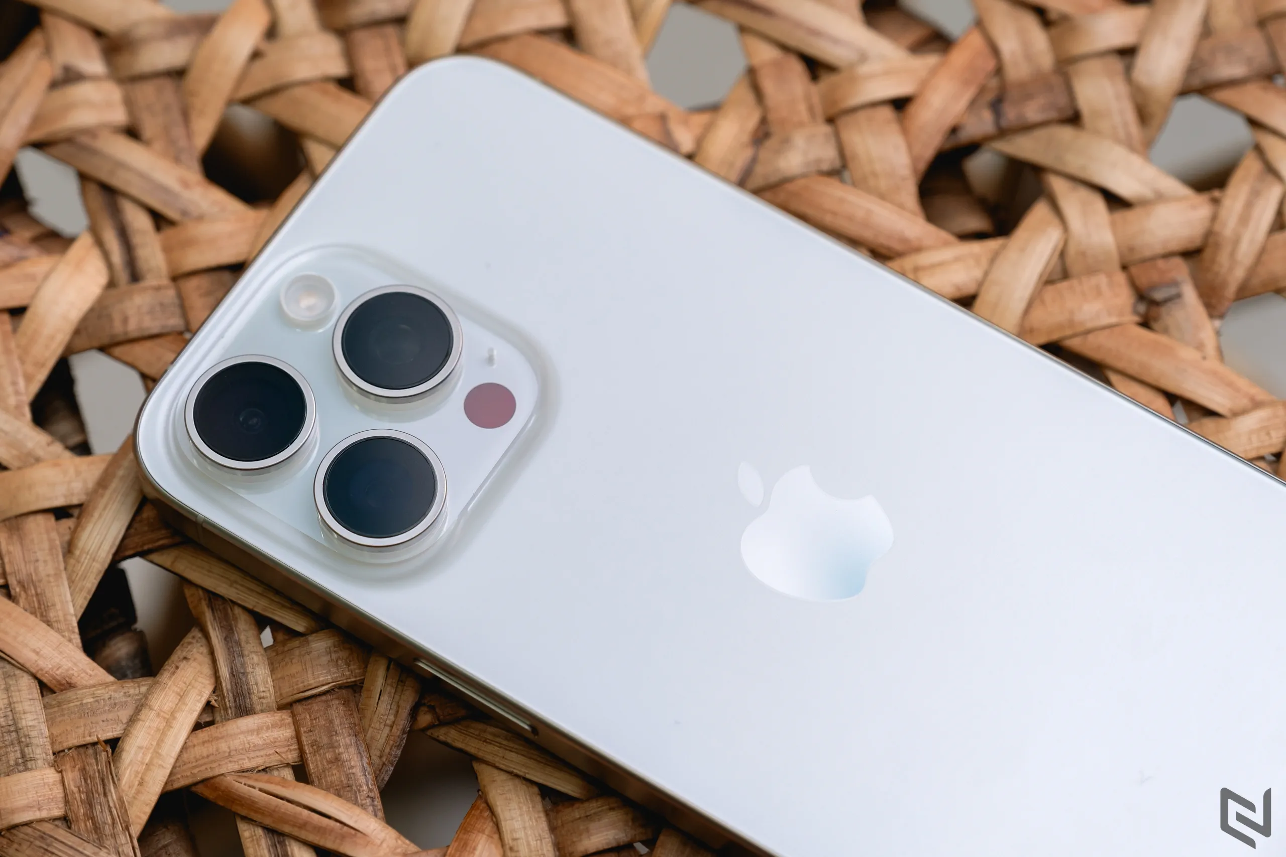 Bằng sáng chế của Apple về hệ thống camera iPhone độ bền cao hơn