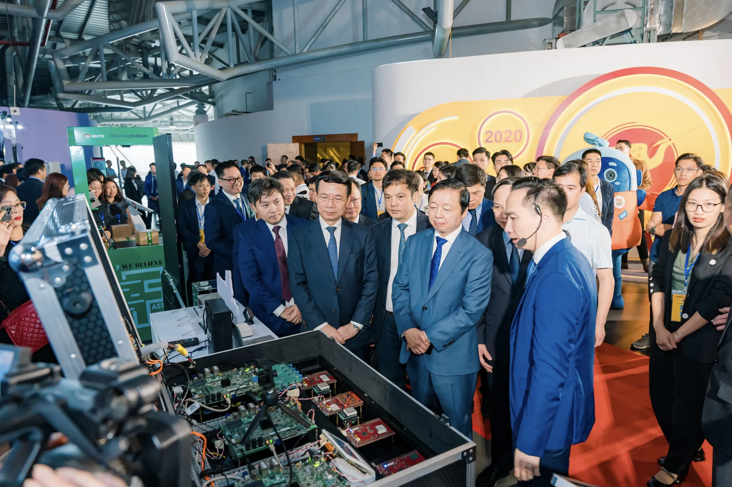 Tổng giám đốc FPT: “Việt Nam có lợi thế để nắm bắt cơ hội vàng trong ngành chip bán dẫn thế giới”