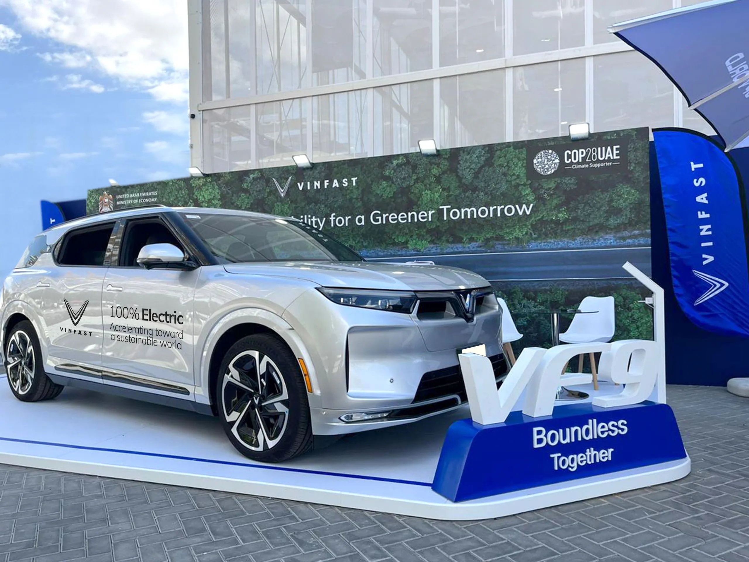 VinFast trưng bày mẫu SUV điện VF 9 tại COP28