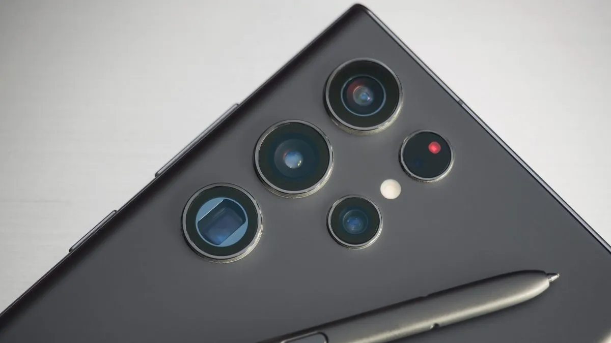 Galaxy S24 Ultra vẫn sẽ được trang bị camera zoom 10x