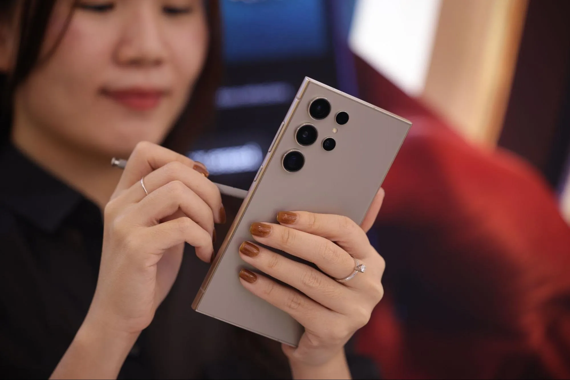 Minh Tuấn Mobile mở đặt trước "AI Phone" Galaxy S24 Series, ưu đãi lên tới 13 triệu đồng