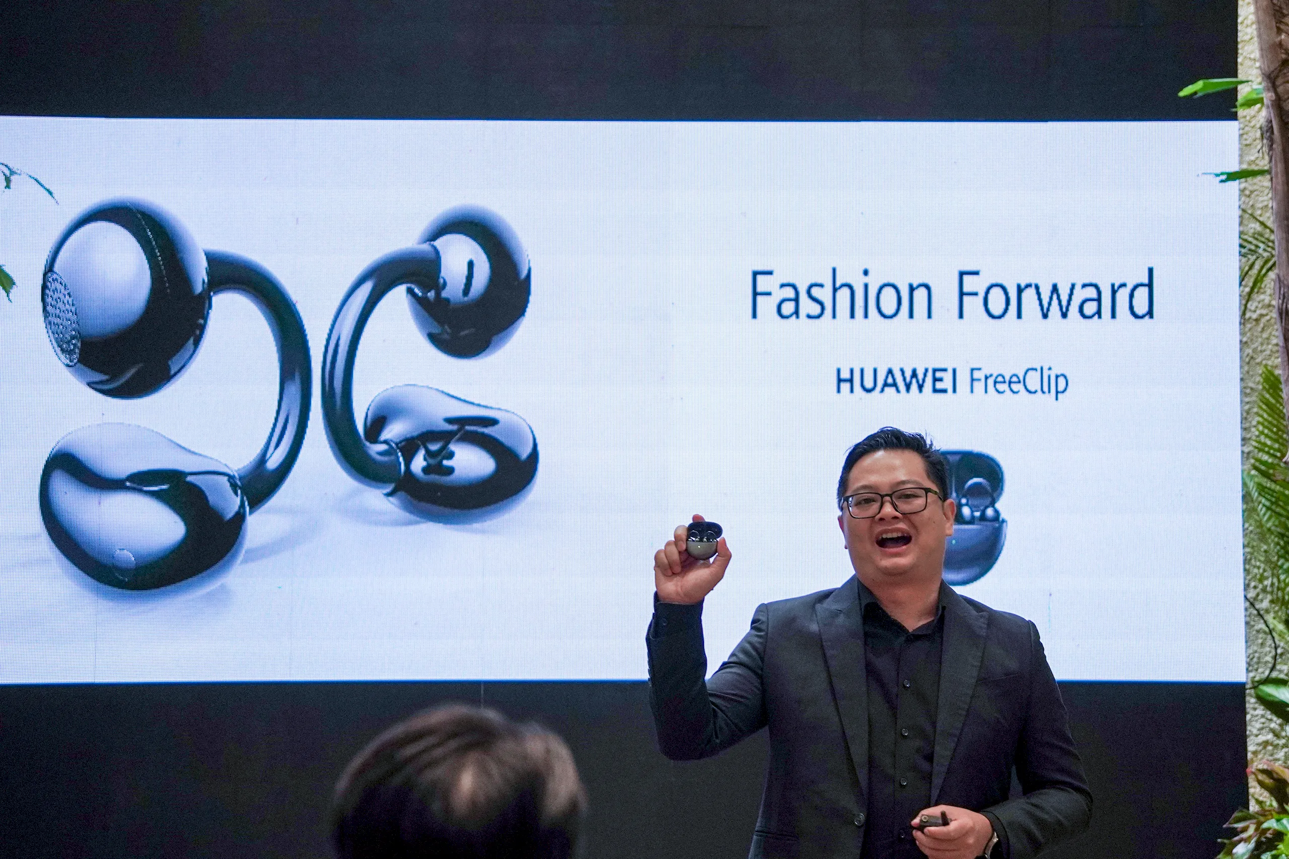 Huawei ra mắt tai nghe HUAWEI FreeClip tại Việt Nam