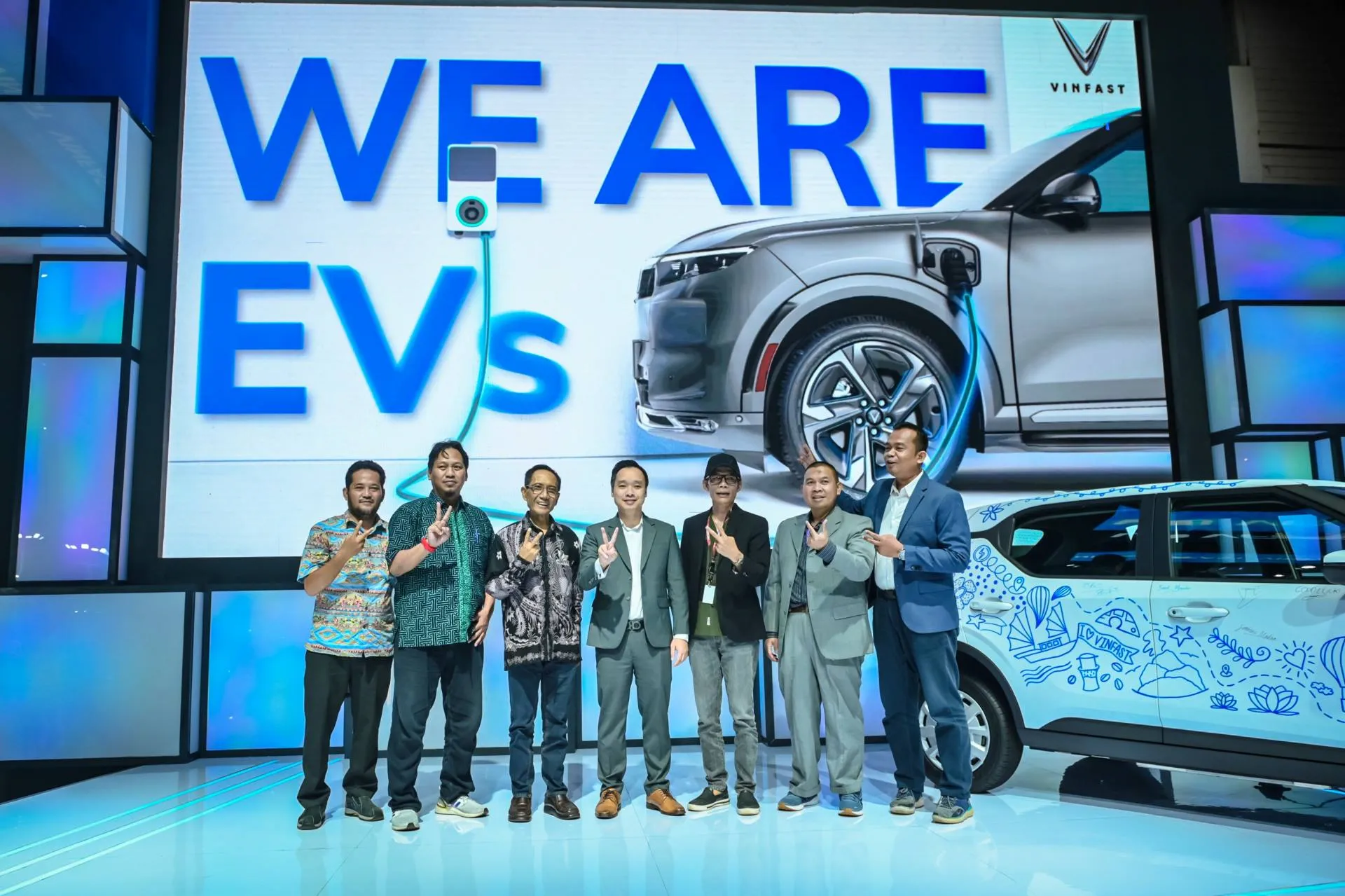 VinFast ký kết cung cấp 600 xe điện cho 3 doanh nghiệp lớn tại Indonesia