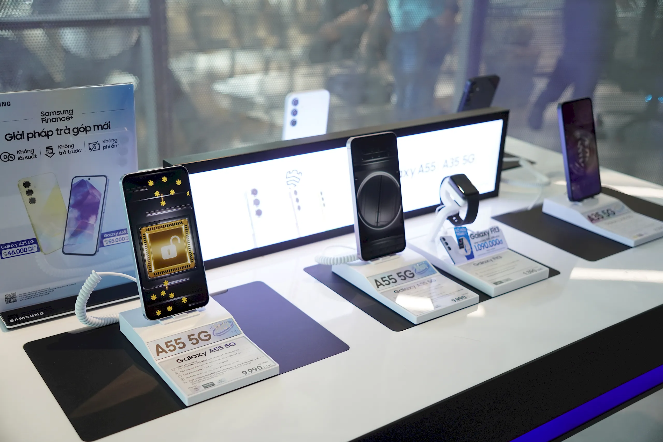 Samsung Galaxy A55 và A35 5G trình làng thị trường Việt: Cải tiến thiết kế và hiệu năng ấn tượng cùng bảo mật toàn diện