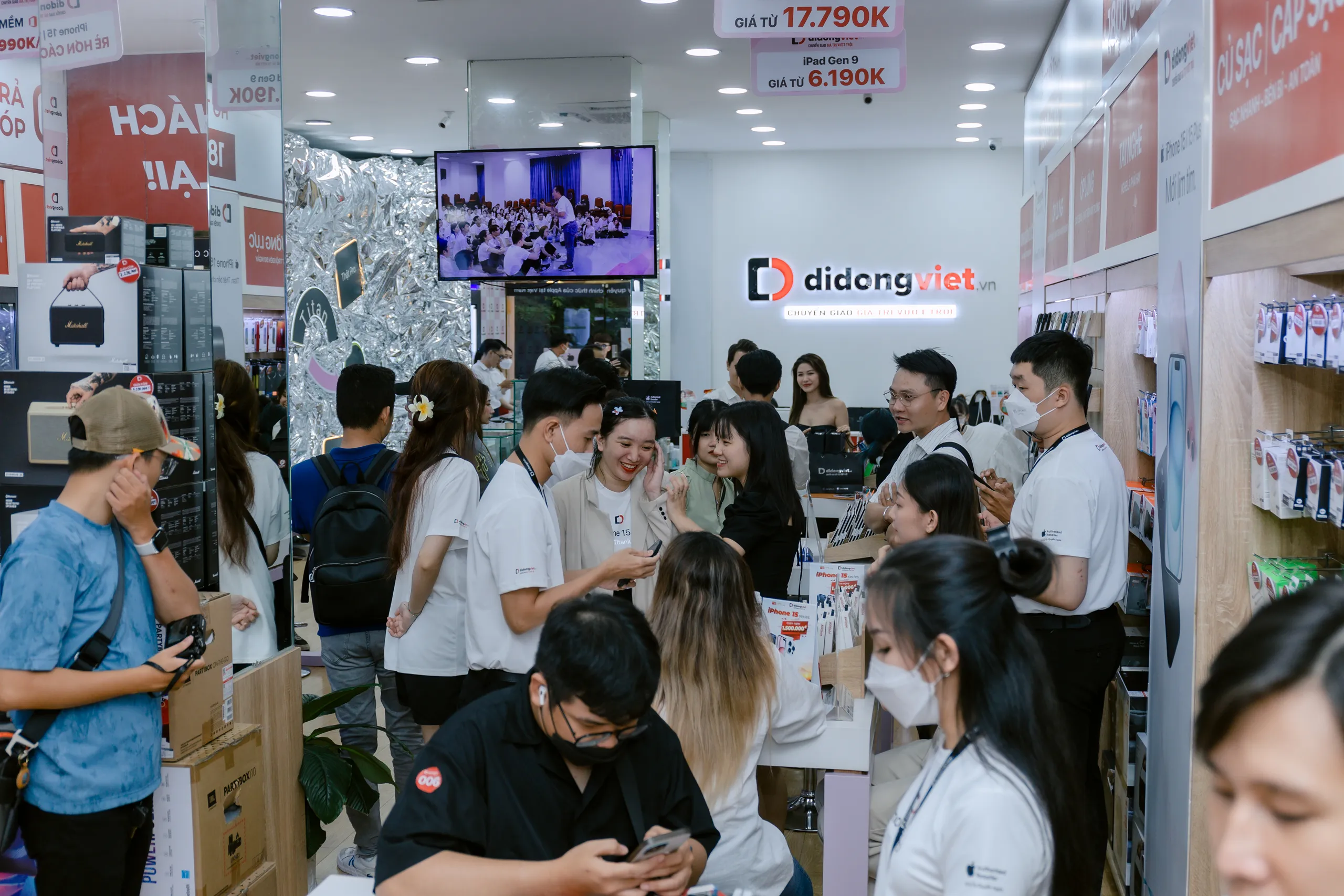 Di Động Việt mở bán Samsung Galaxy A55/A35, trả trước 0đ cùng loạt khuyến mãi lớn