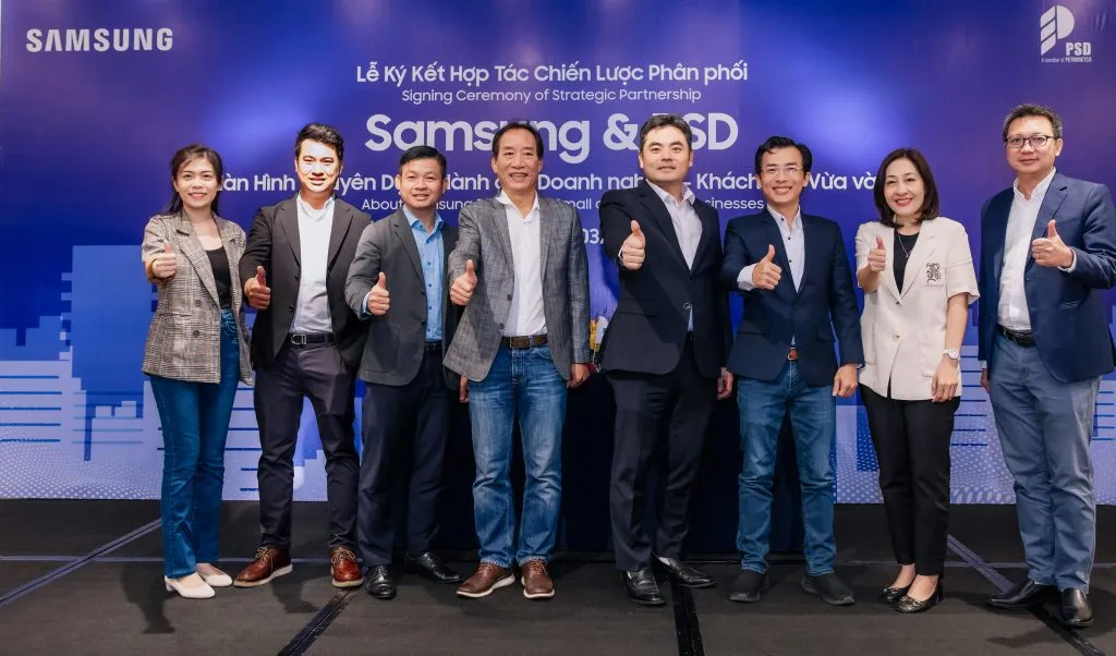 Samsung hợp tác với Công ty Cổ phần Dịch vụ Phân phối Tổng hợp Dầu khí, cung cấp các thiết bị hiển thị chuyên dụng cho doanh nghiệp, khách sạn vừa và nhỏ
