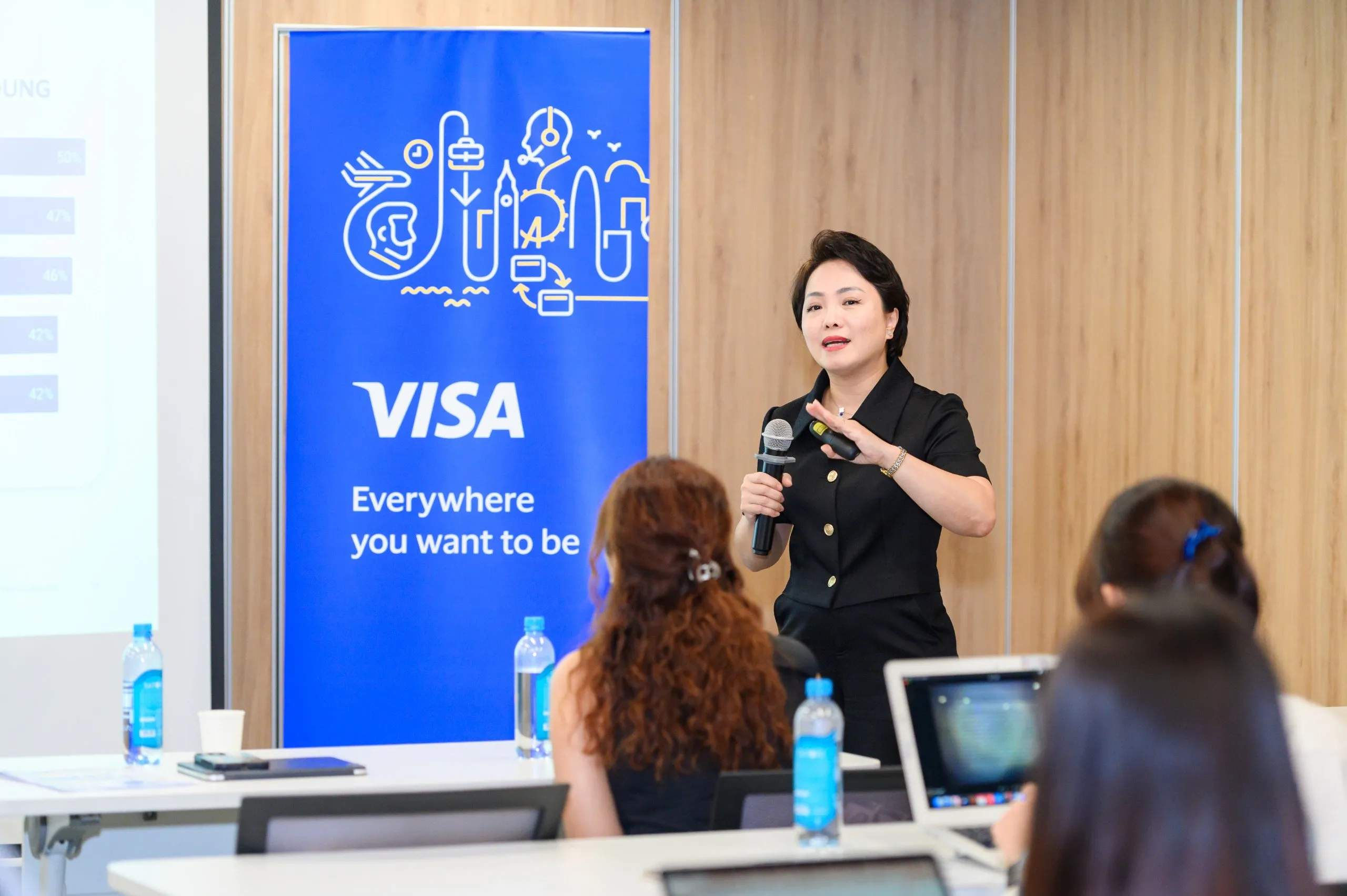 Làn sóng thanh toán không dùng tiền mặt tại Việt Nam: Nhìn về tương lai tiêu dùng