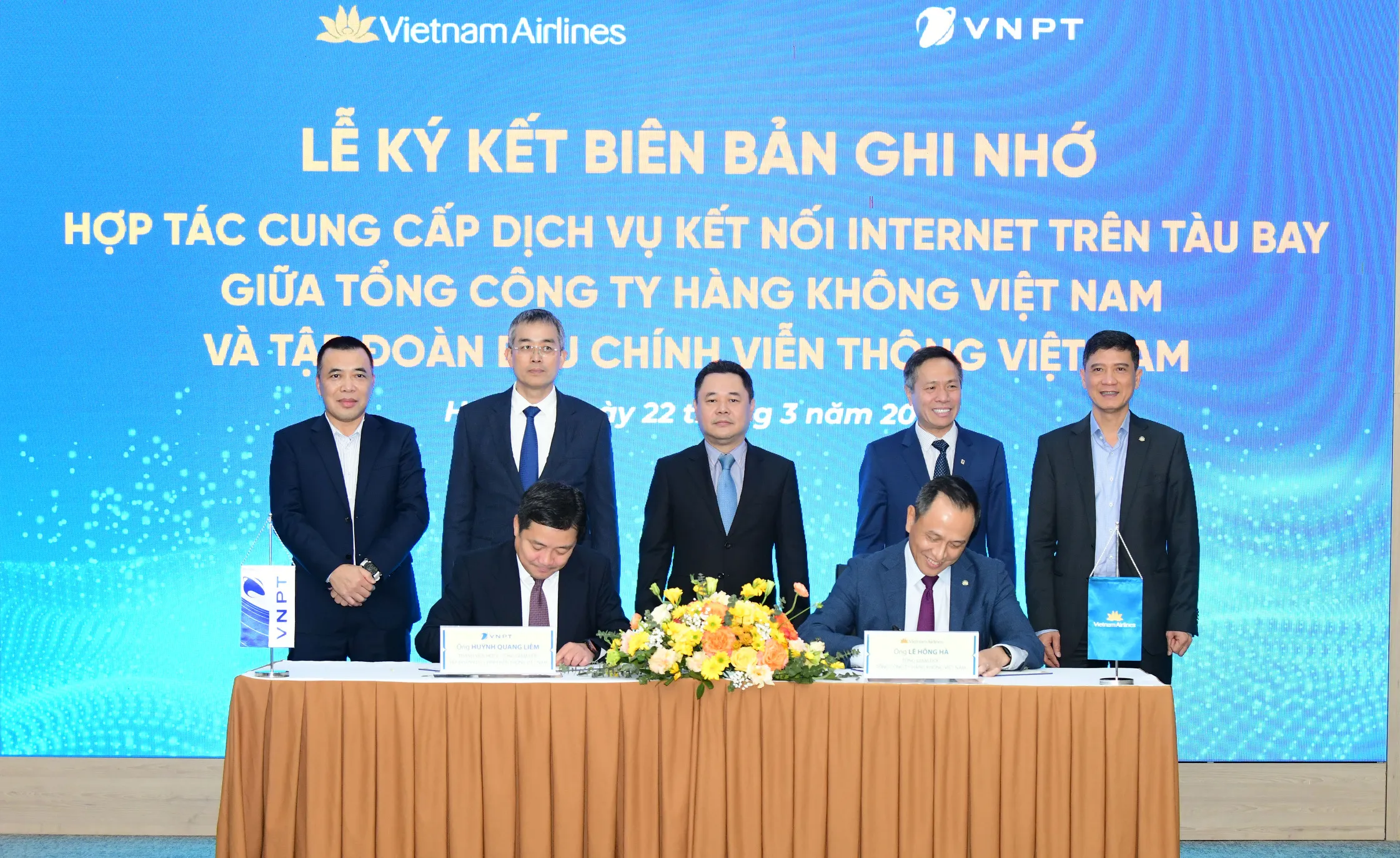 VNPT và Vietnam Airlines hợp tác cung cấp dịch vụ Internet trên tàu bay