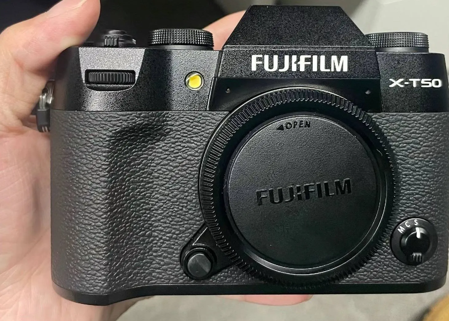 Lộ diện ảnh trên tay Fujifilm X-T50