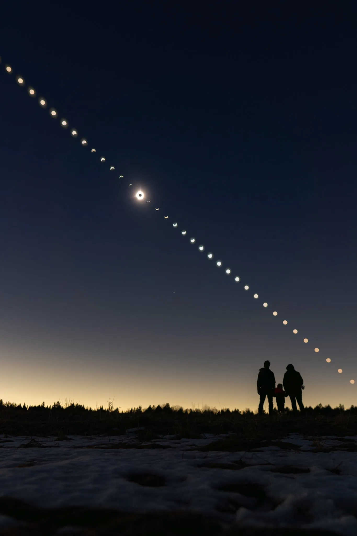 Những bức ảnh ngoạn mục được chụp tại sự kiện nhật thực có một không hai