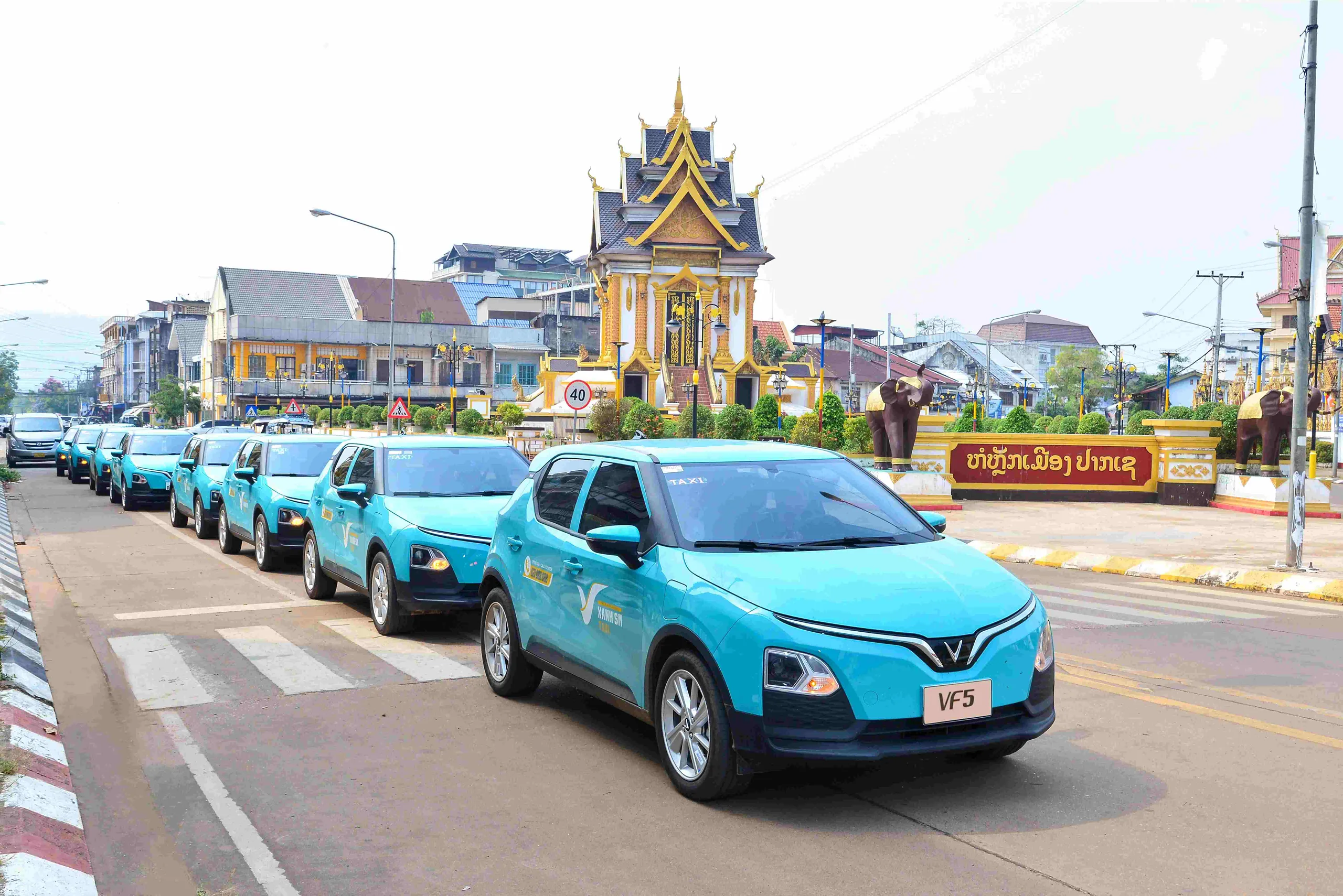 Xanh SM Lào mở rộng hoạt động tới tỉnh Champasak, mang đến giải pháp di chuyển xanh và tiện lợi