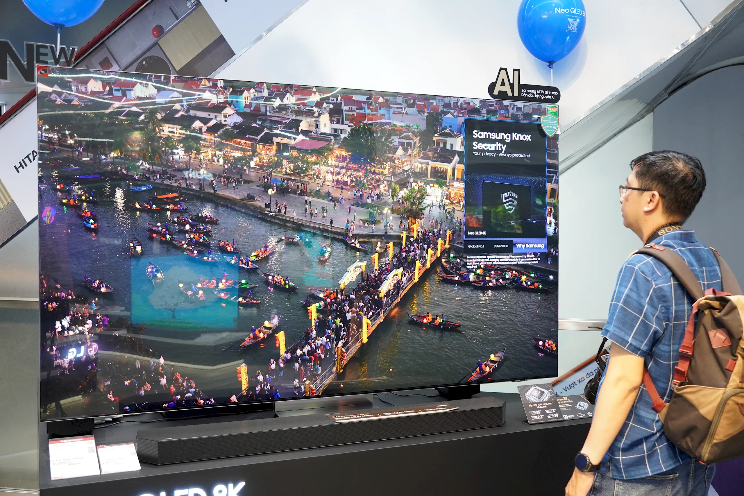 Trải nghiệm Samsung AI TV 2024 tại siêu thị điện máy - Hình ảnh và âm thanh ấn tượng nhờ AI