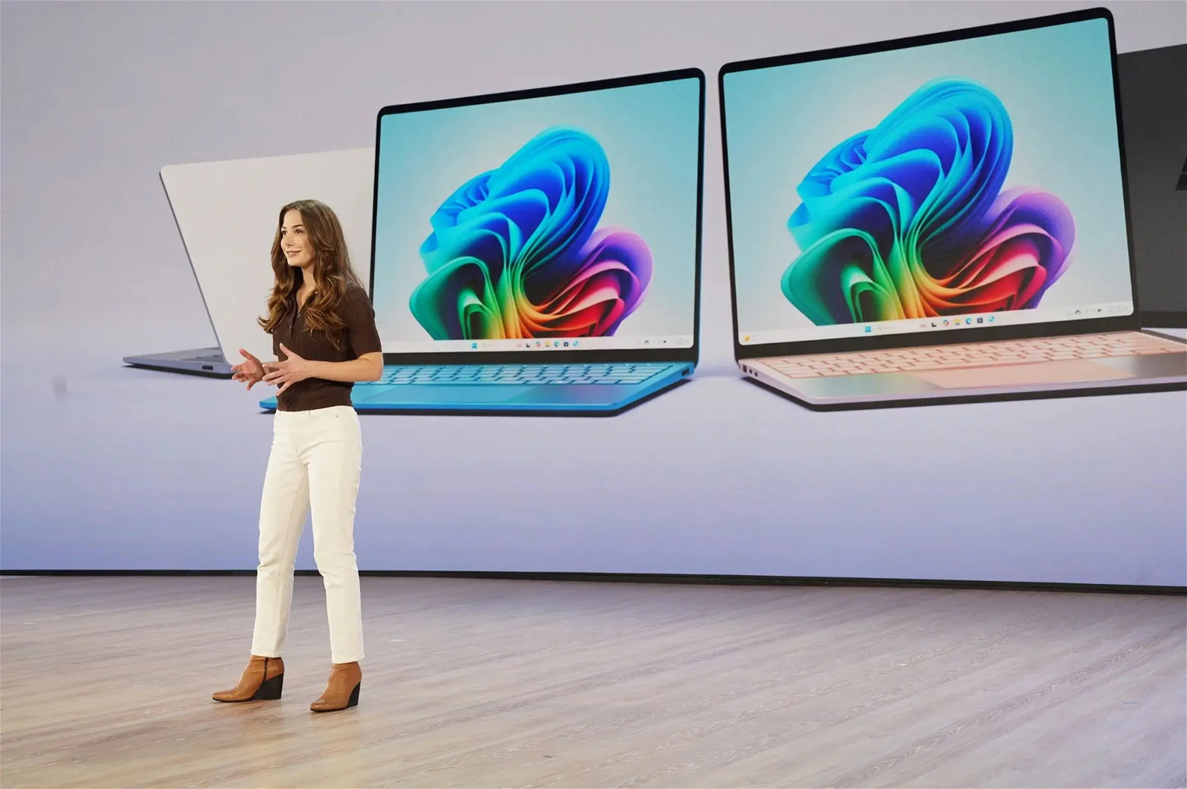 Tổng hợp 6 điểm nhấn tại sự kiện Microsoft Surface - Chính thức mở ra kỷ nguyên mới của PC chạy AI