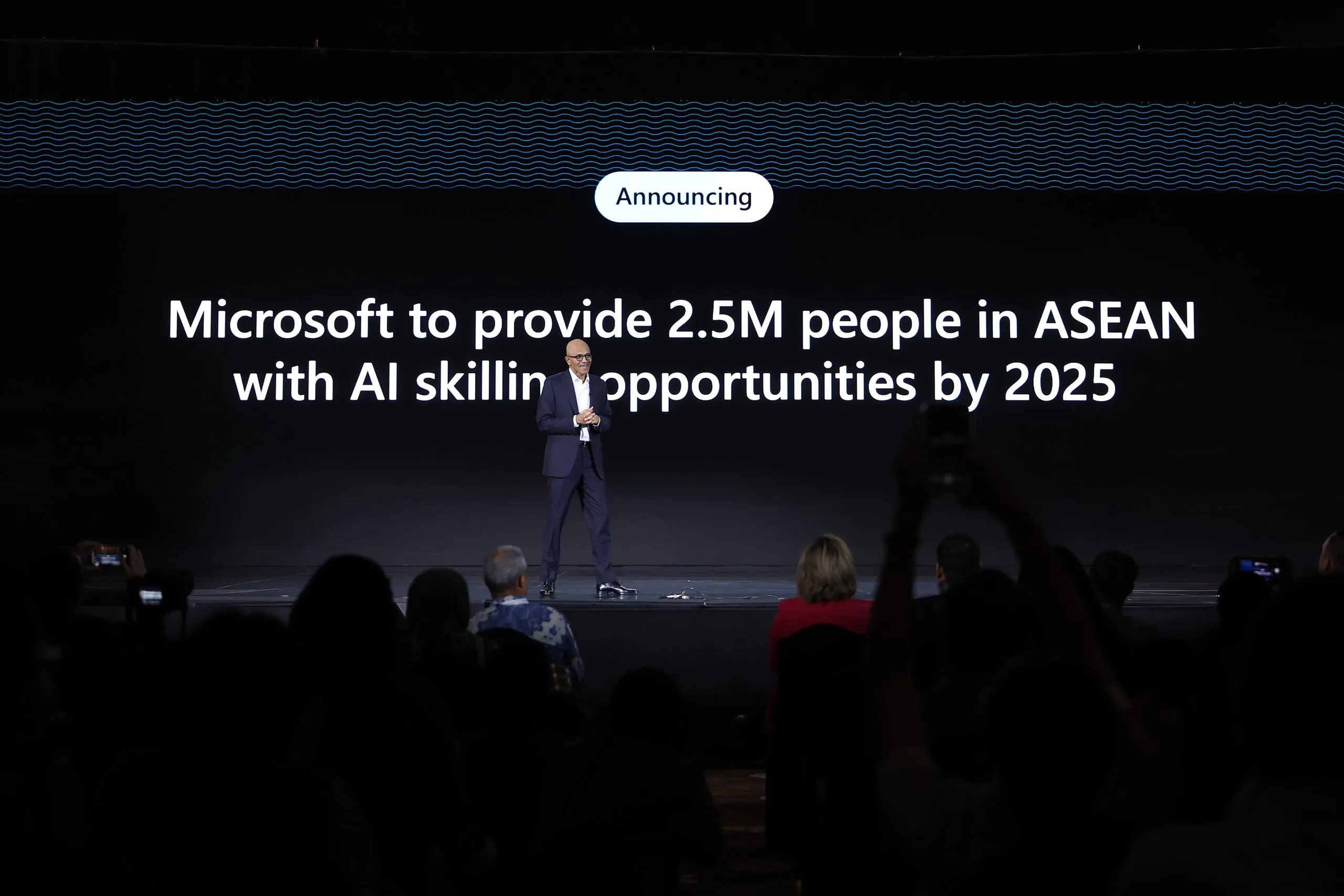 Microsoft cam kết trao quyền cho 2.5 triệu người ASEAN với kỹ năng AI vào năm 2025
