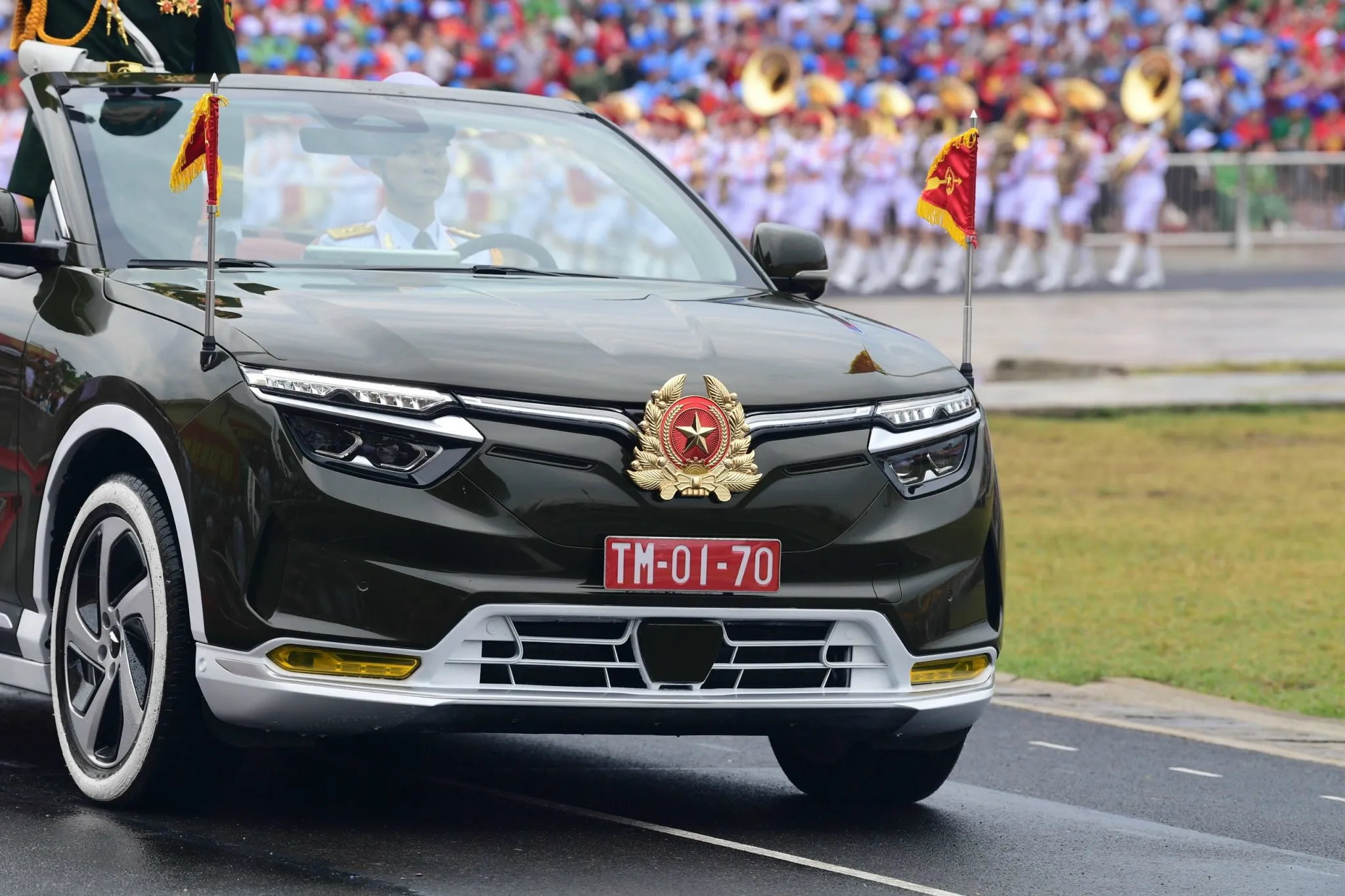 Những điểm đặc biệt về mẫu xe VinFast VF 8 mui trần tại Lễ diễu binh Chào mừng 70 năm chiến thắng lịch sử Điện Biên Phủ