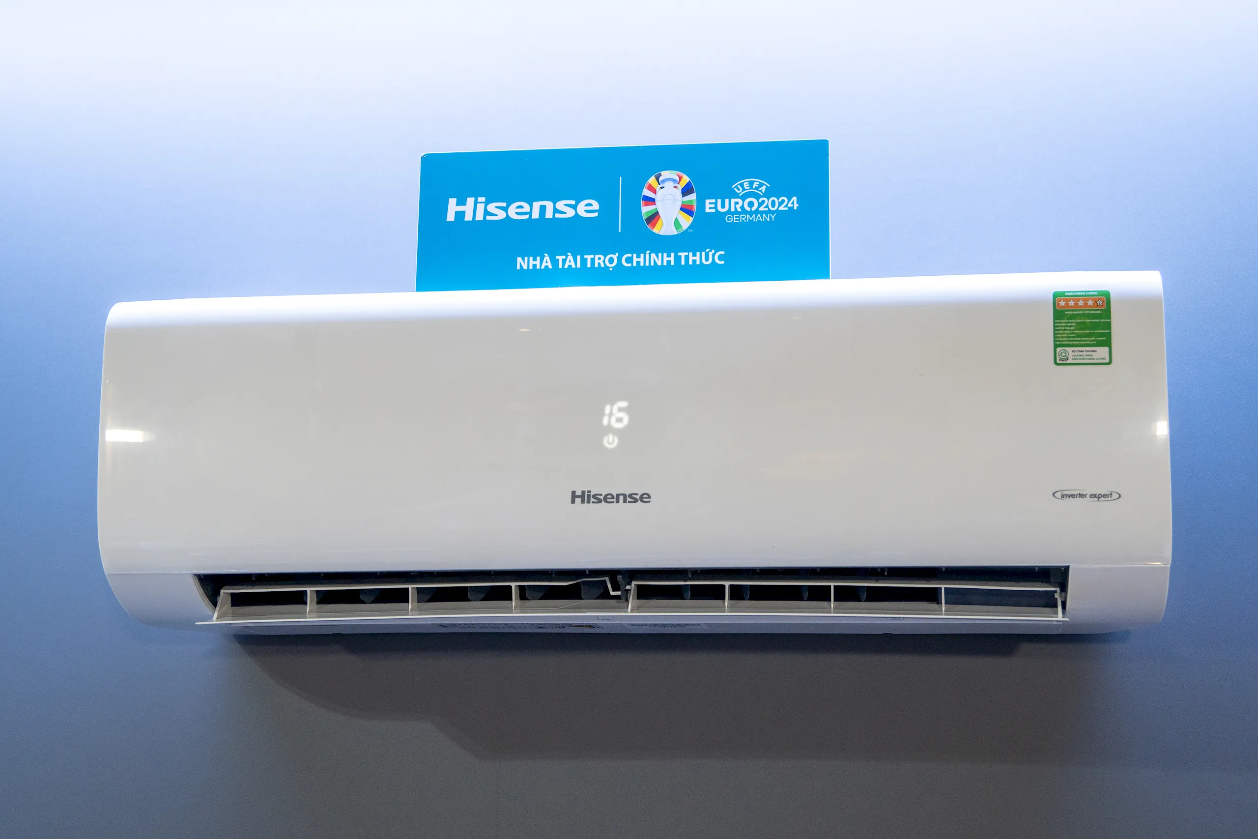 Hisense chào đón UEFA EURO 2024 với chiến dịch "Dẫn đầu công nghệ, bùng nổ EURO", hợp tác với Viettel trở thành nhà tài trợ phát sóng chính thức cho giải đấu này