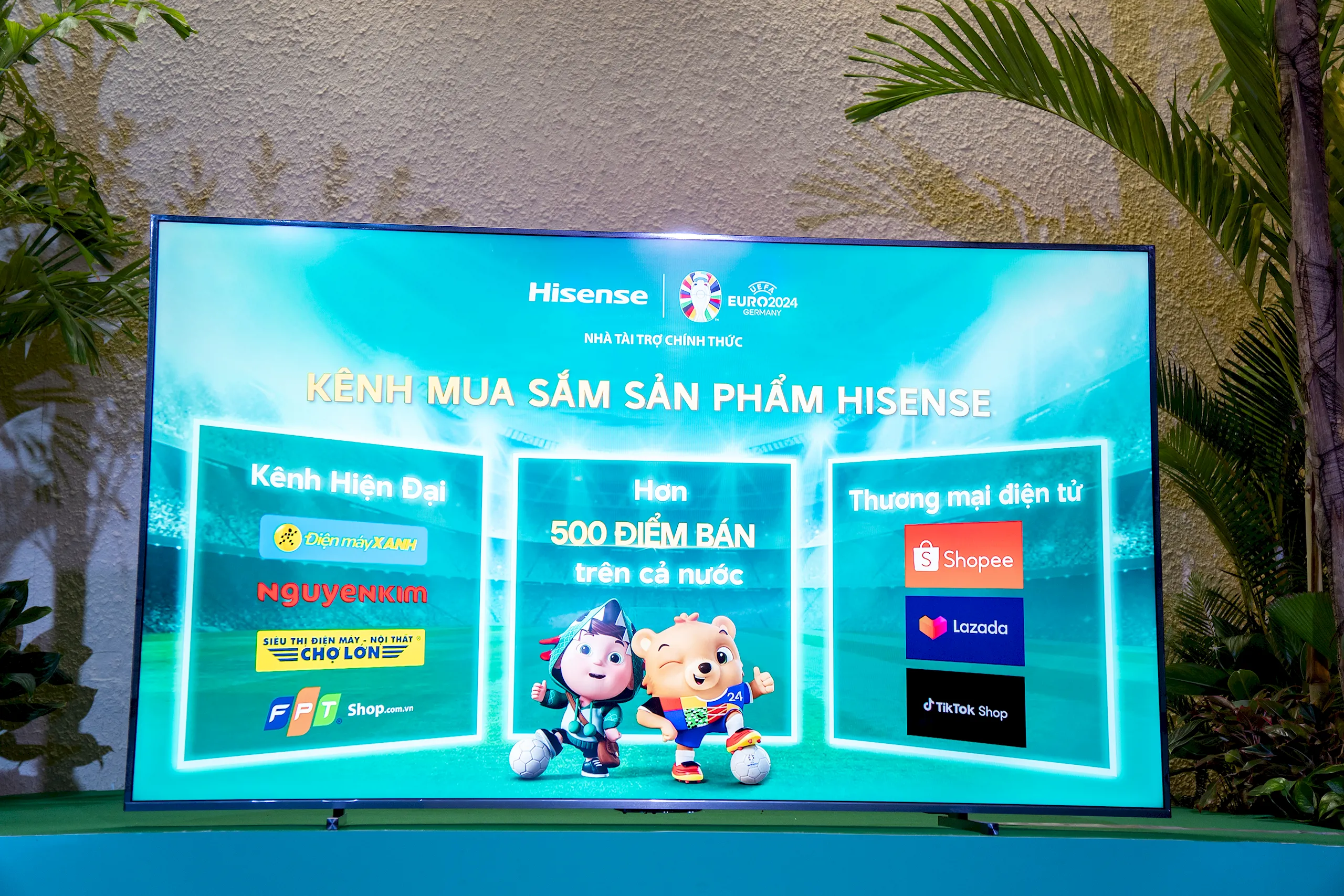 Hisense chào đón UEFA EURO 2024 với chiến dịch "Dẫn đầu công nghệ, bùng nổ EURO", hợp tác với Viettel trở thành nhà tài trợ phát sóng chính thức cho giải đấu này