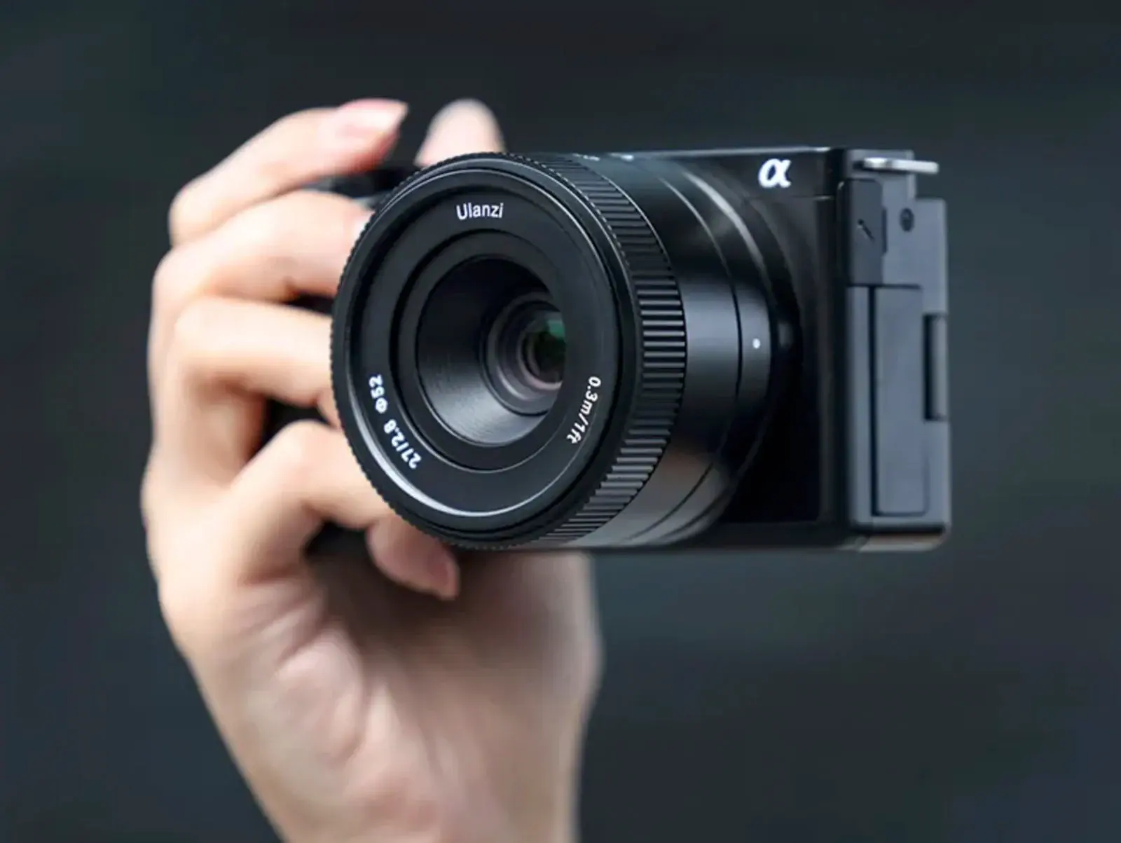 Ulanzi ra mắt ống kính Ulanzi 27mm F2.8 dành cho máy ảnh mirrorless