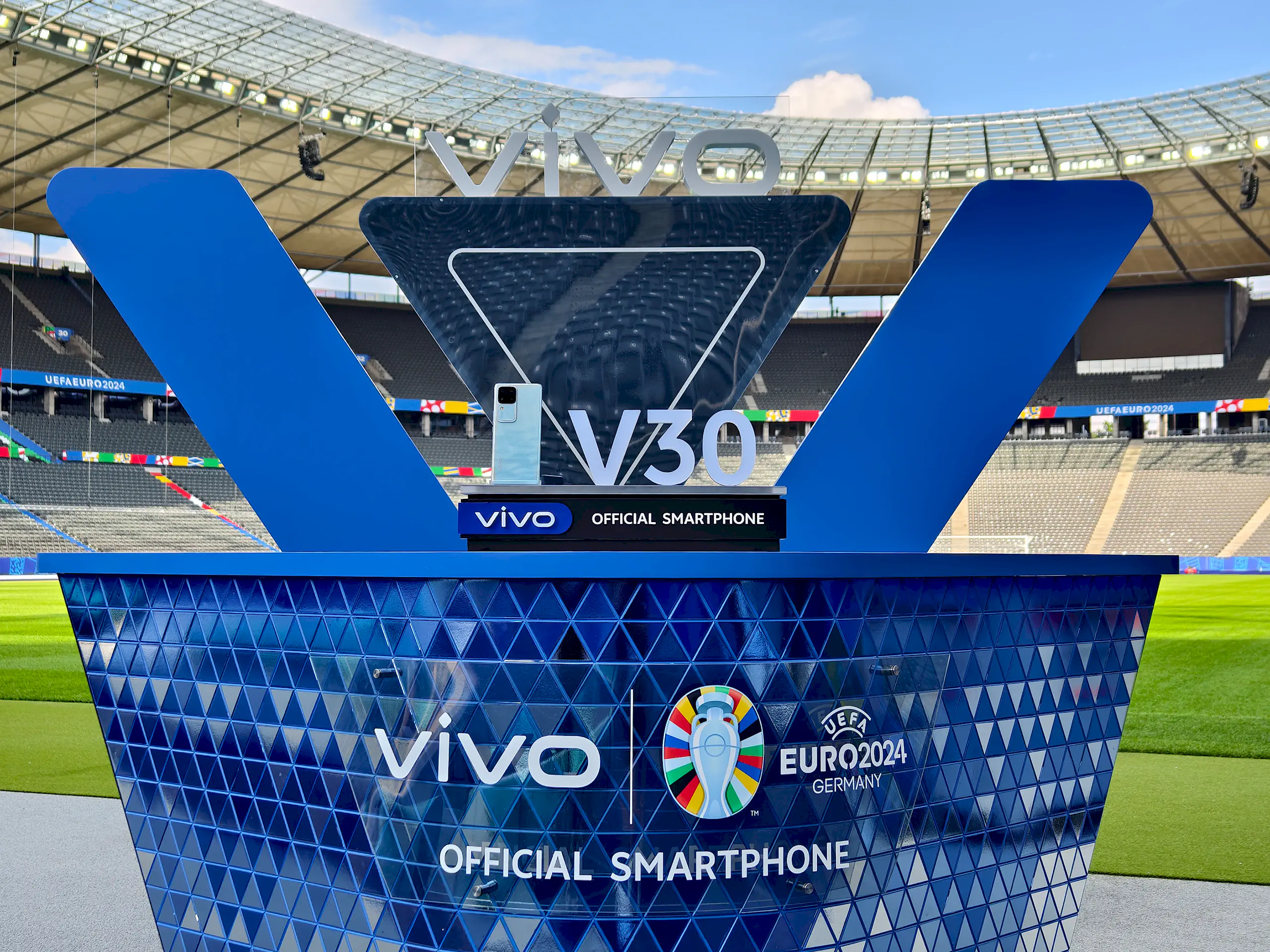 vivo tự hào là Smartphone chính thức của UEFA EURO 2024