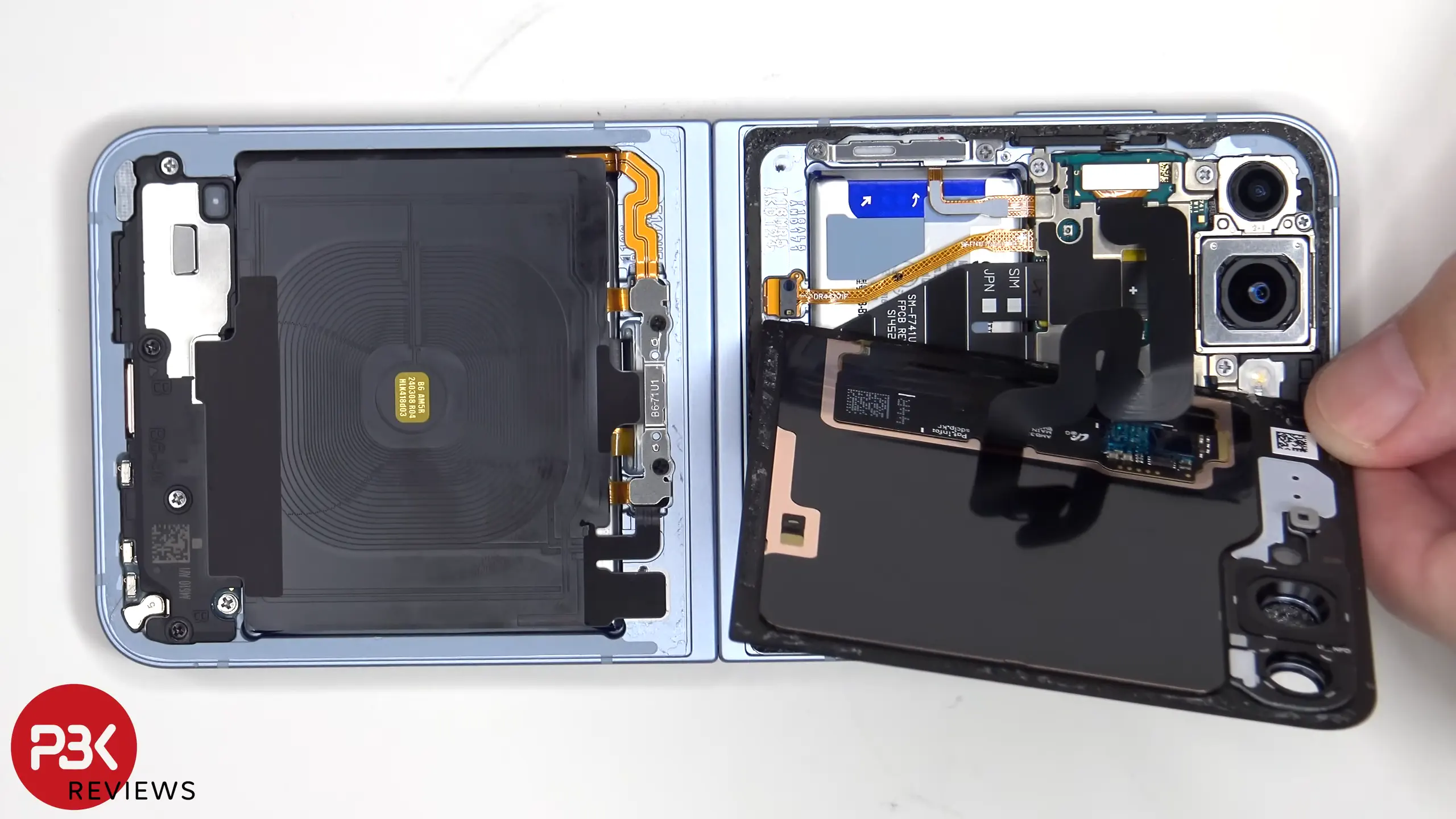 Tháo tung Galaxy Z Flip6 cho thấy pin lớn hơn và buồng hơi tản nhiệt mới
