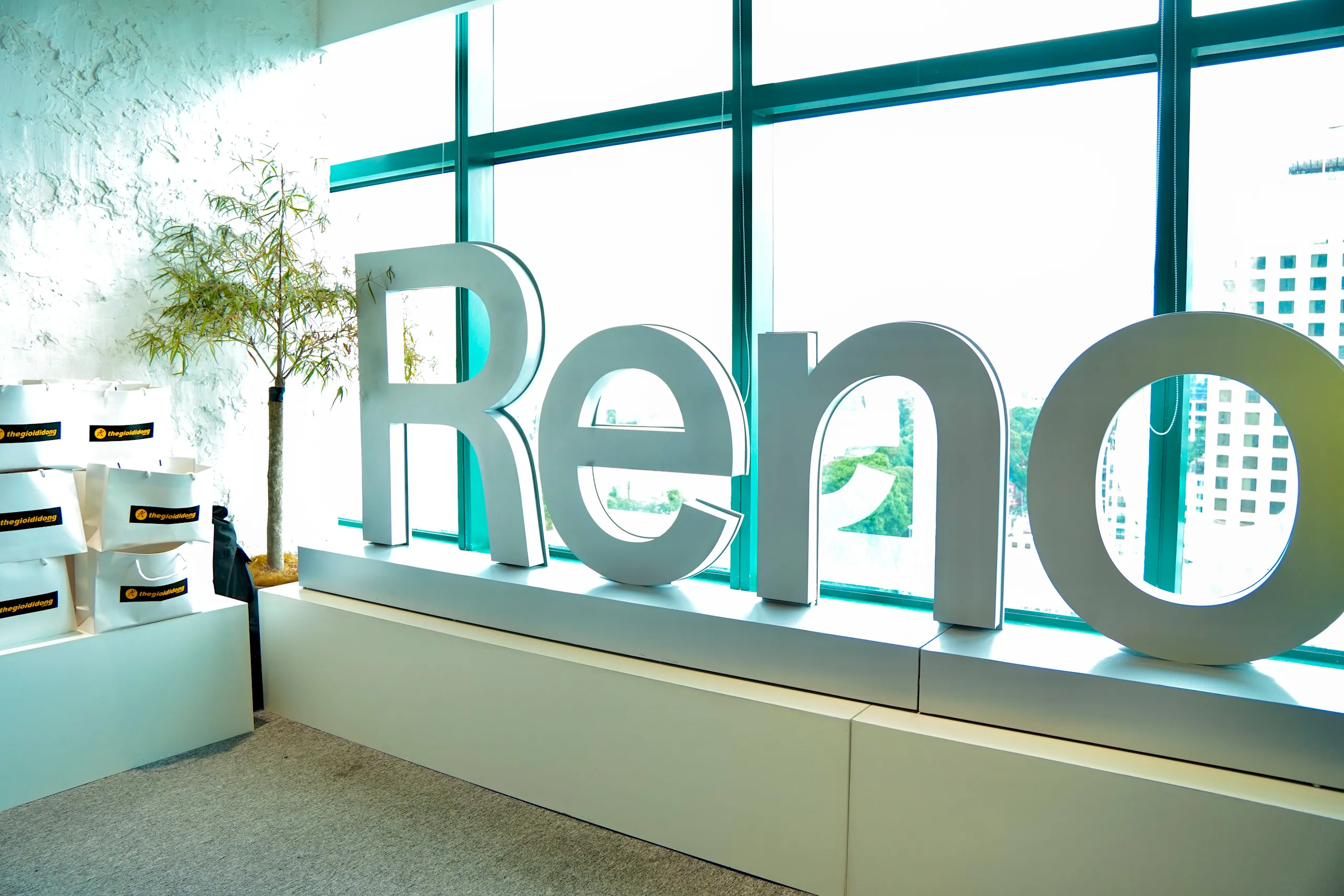 Thế Giới Di Động cùng OPPO tổ chức sự kiện trải nghiệm Reno12 series, chào đón khách hàng tới Kỷ nguyên smartphone Al