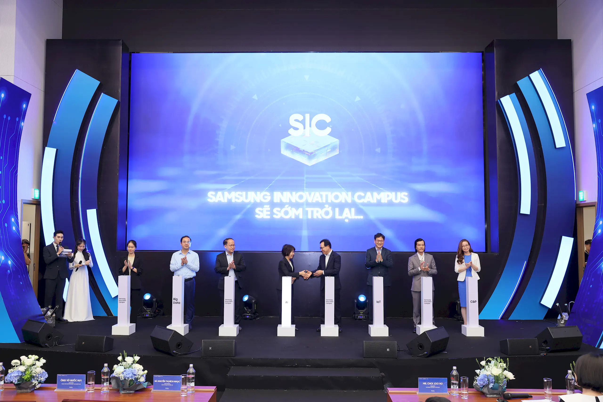 Samsung Việt Nam tổng kết chương trình phát triển nhân tài công nghệ Samsung Innovation Campus 2023-2024