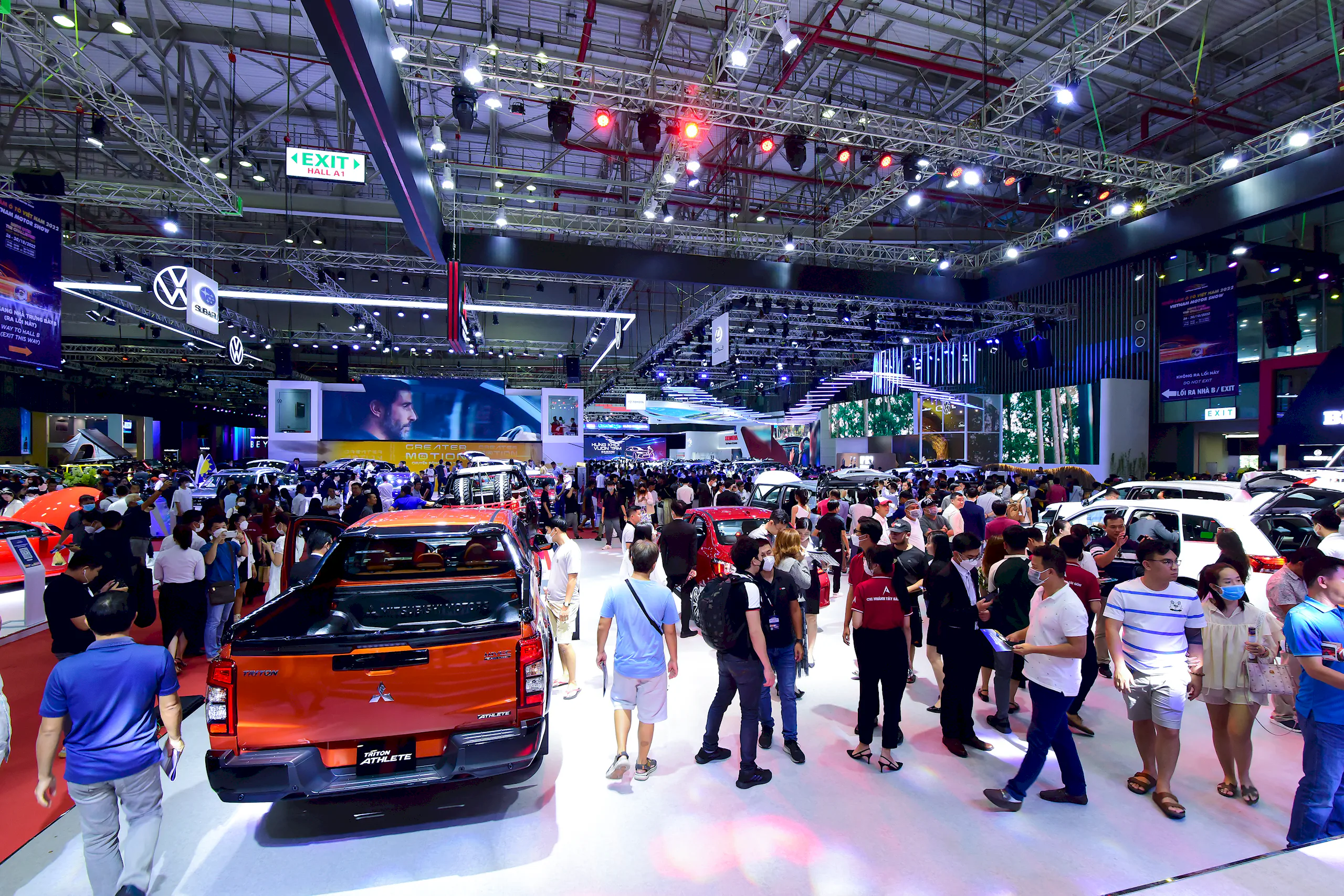 Vietnam Motor Show 2024: Triển lãm ô tô hấp dẫn với loạt mẫu xe mới cho khách Việt