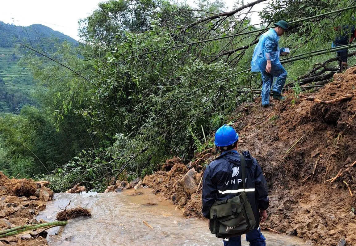 Gian nan vượt ngàn, lên non “Nối sóng”