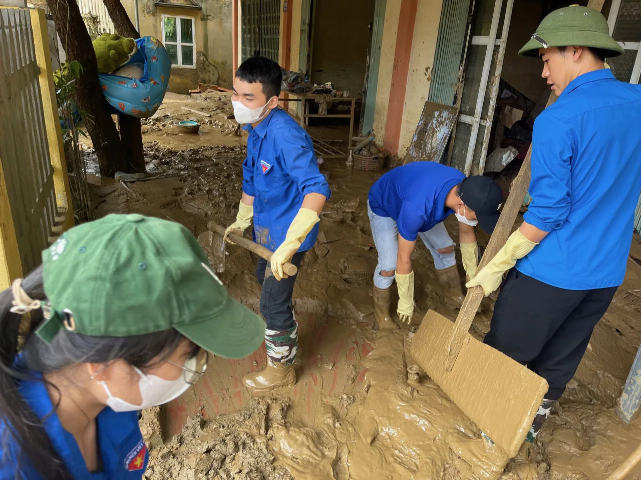 Gian nan vượt ngàn, lên non “Nối sóng”