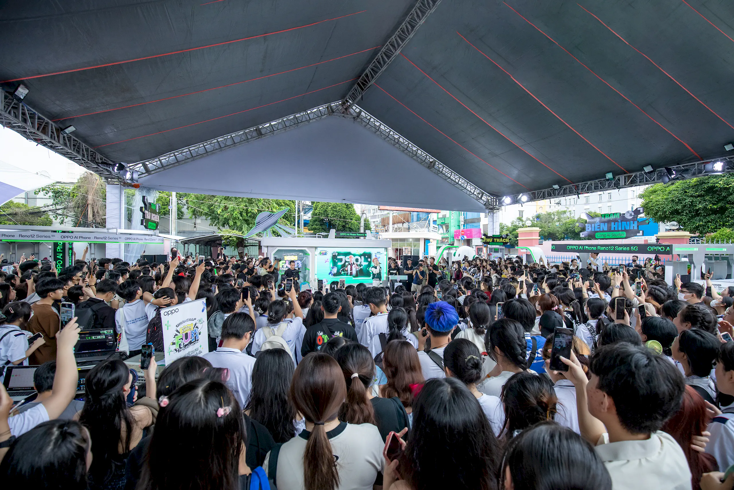 OPPO chính thức khởi động campus tour "FUNIVERSE - Zũ trụ Fun" tại các trường đại học TP.HCM