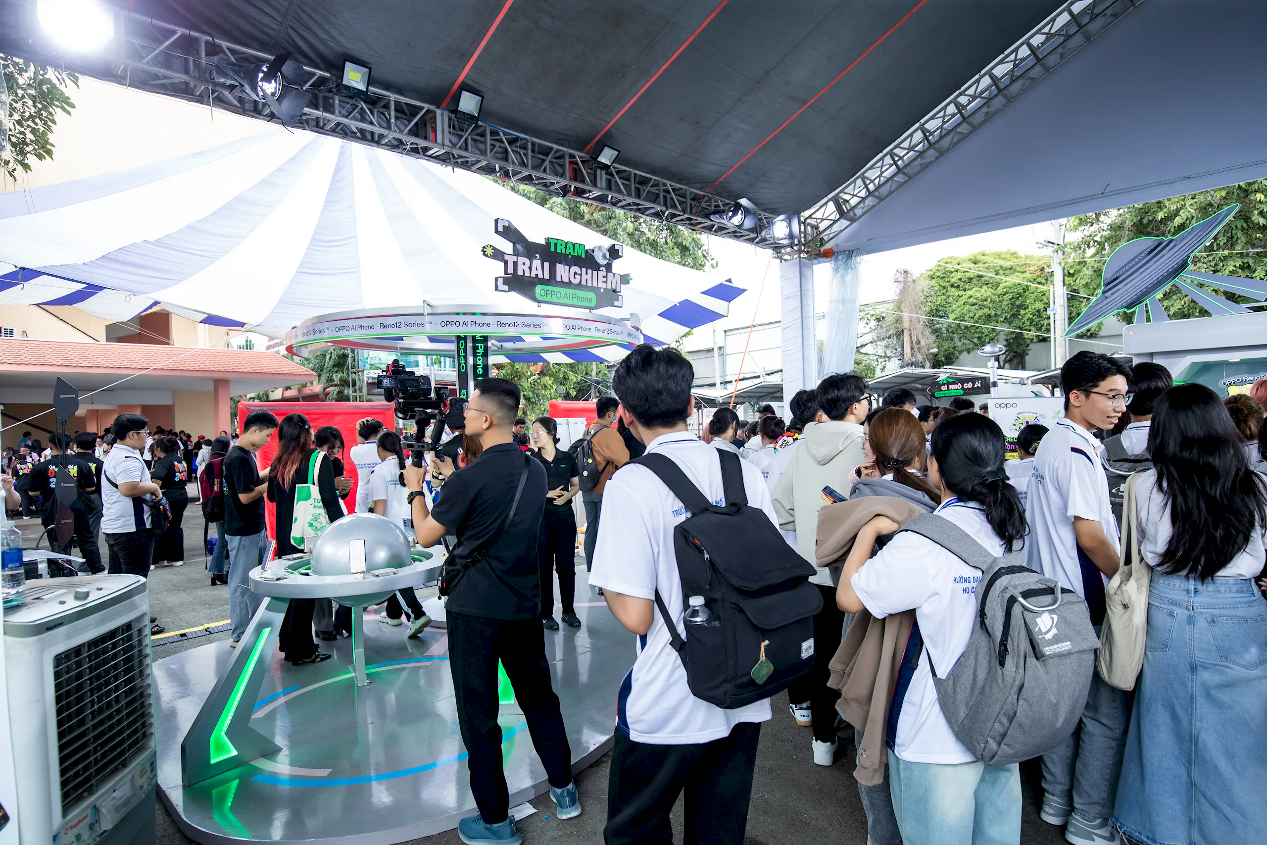 OPPO chính thức khởi động campus tour "FUNIVERSE - Zũ trụ Fun" tại các trường đại học TP.HCM