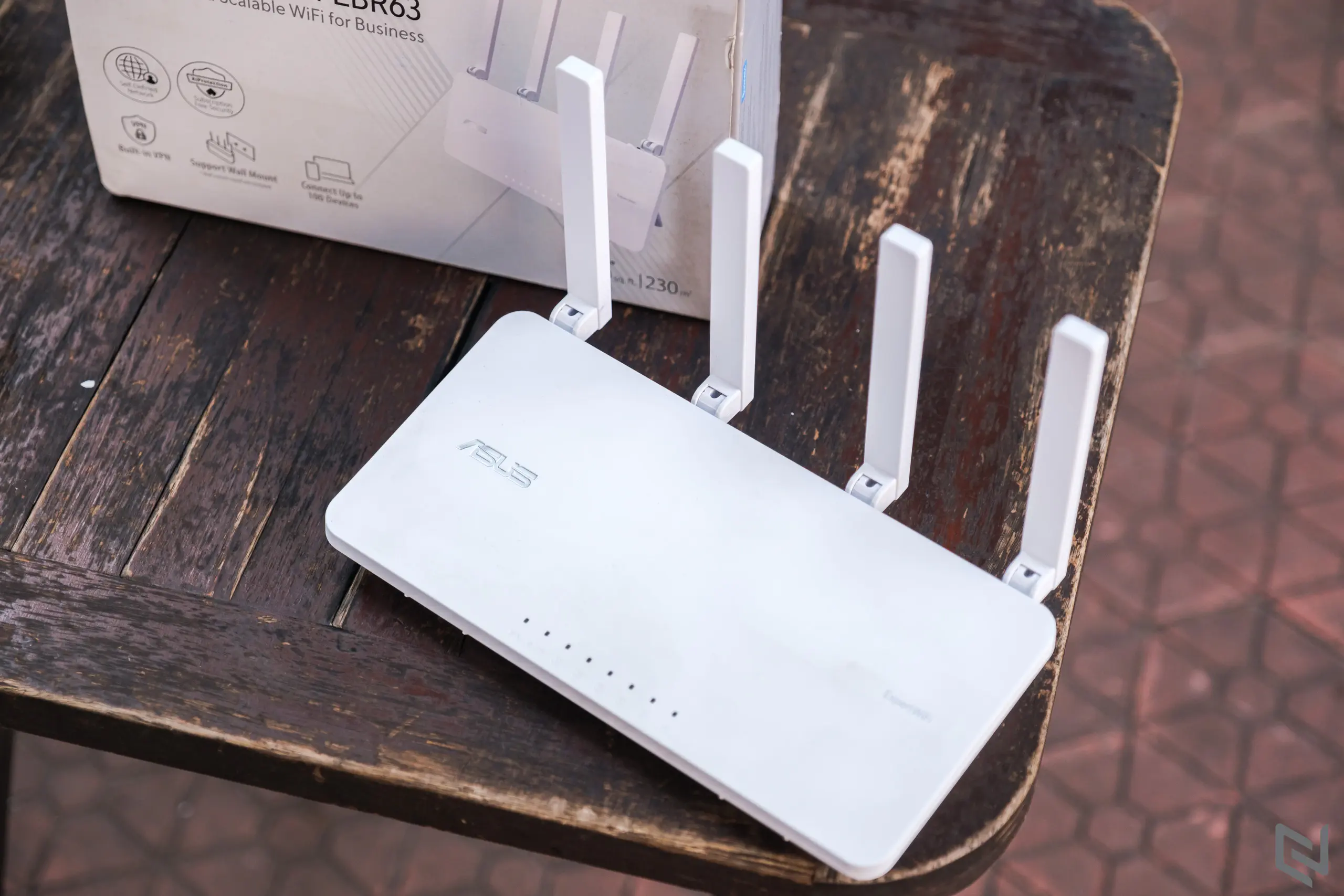 Trên tay router ASUS ExpertWiFi EBR63: Giải pháp WiFi 6 chuyên dụng cho doanh nghiệp vừa và nhỏ