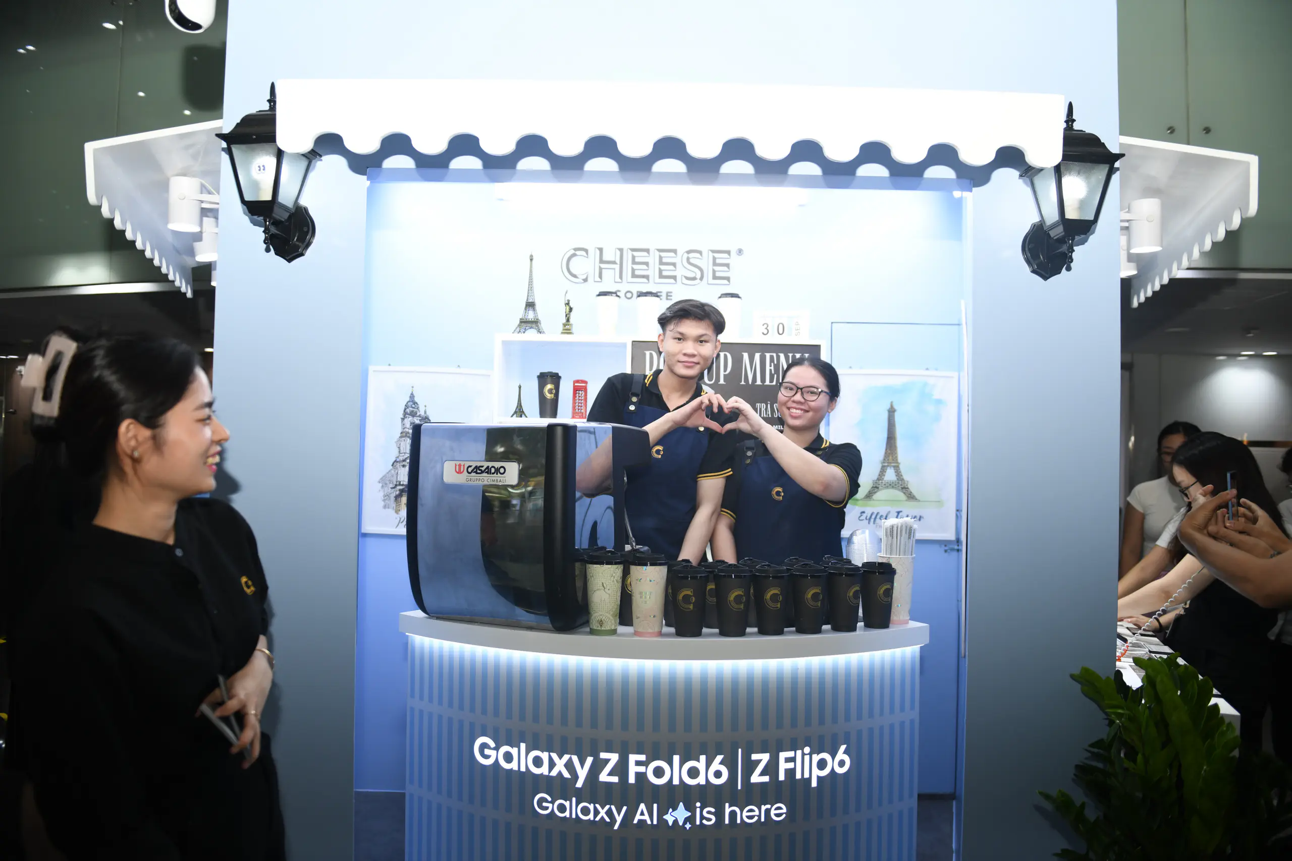 Sự kiện Interactive Galaxy AI Cafe của Samsung khuấy động Bitexco