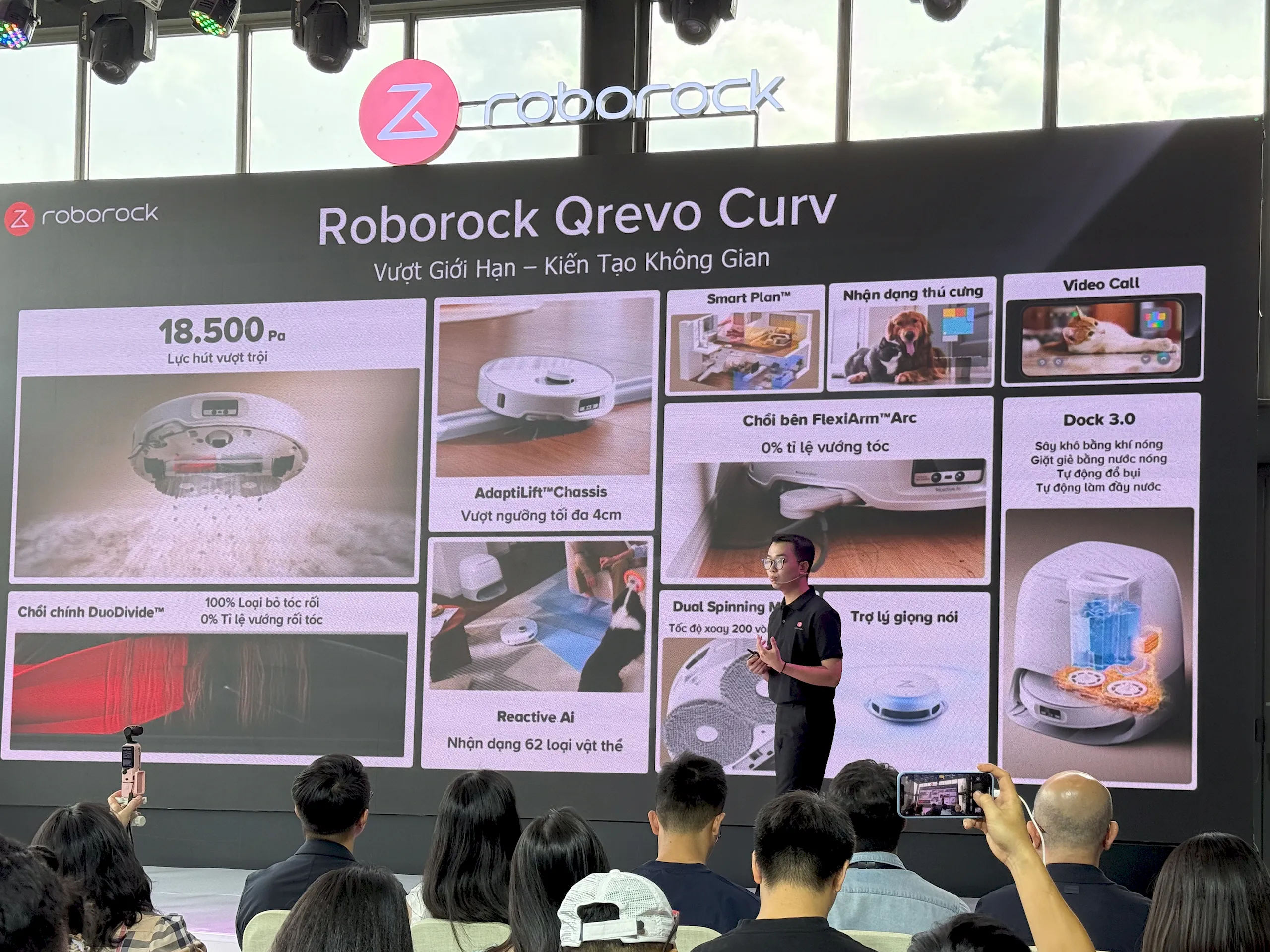 Roborock ra mắt loạt sản phẩm Robot hút bụi lau nhà thông minh và Máy hút bụi cầm tay không dây mới tại Việt Nam