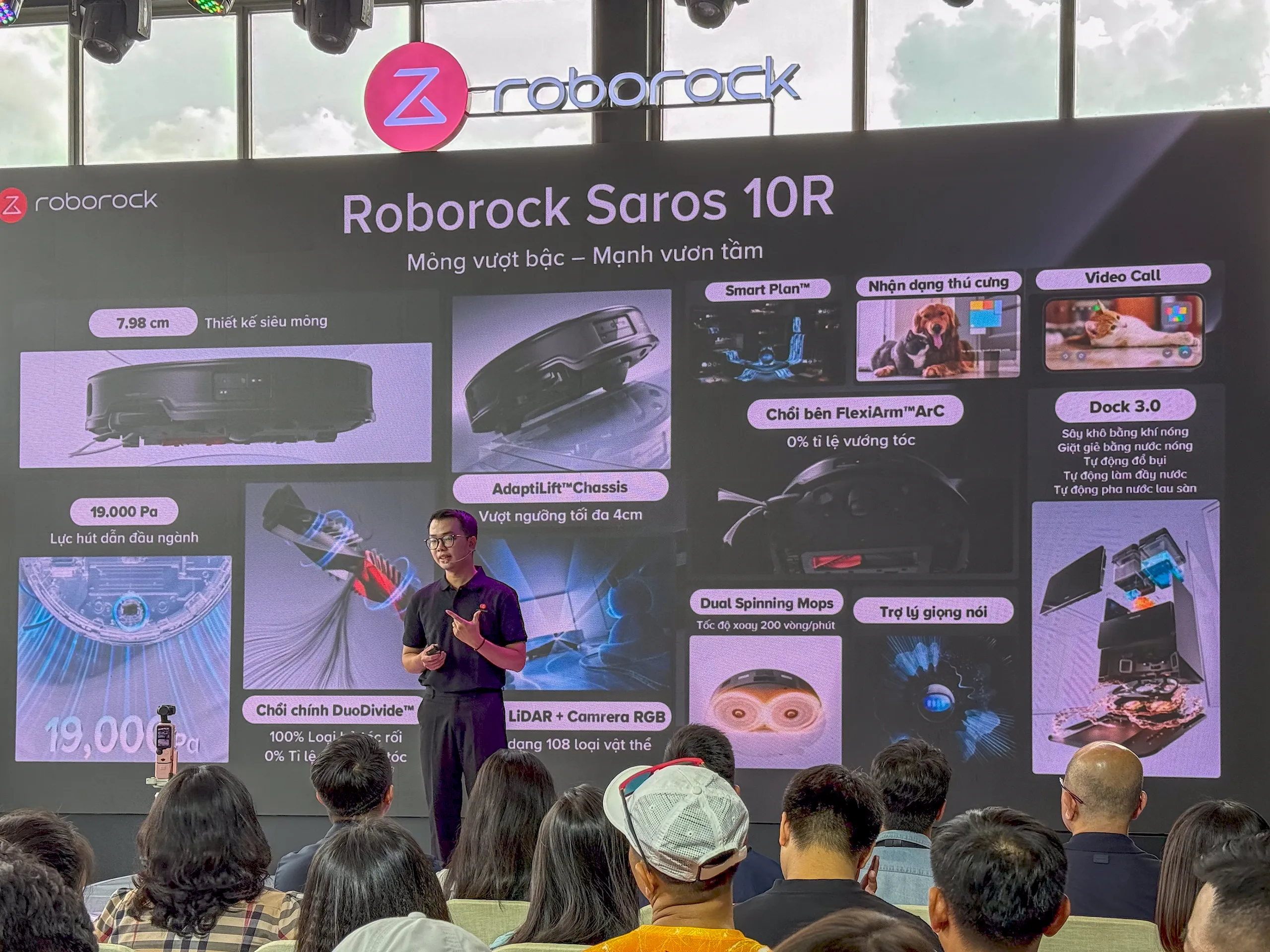 Roborock ra mắt loạt sản phẩm Robot hút bụi lau nhà thông minh và Máy hút bụi cầm tay không dây mới tại Việt Nam