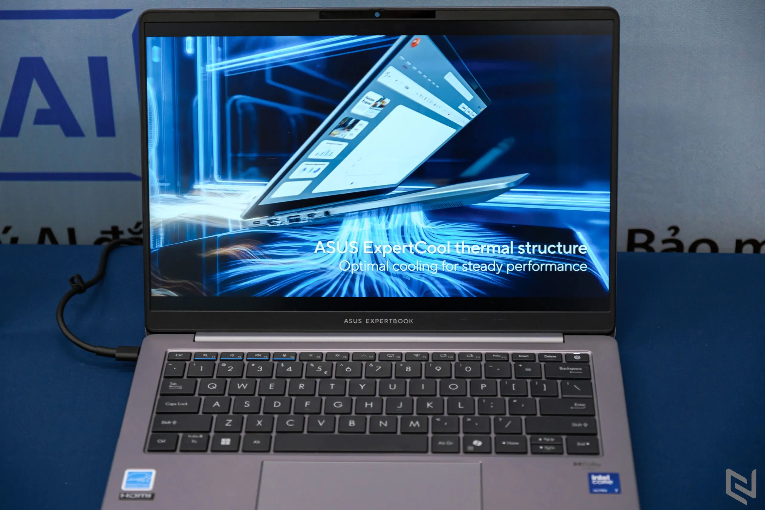 ASUS giới thiệu dòng laptop doanh nghiệp ExpertBook P với hiệu suất vượt trội tích hợp AI