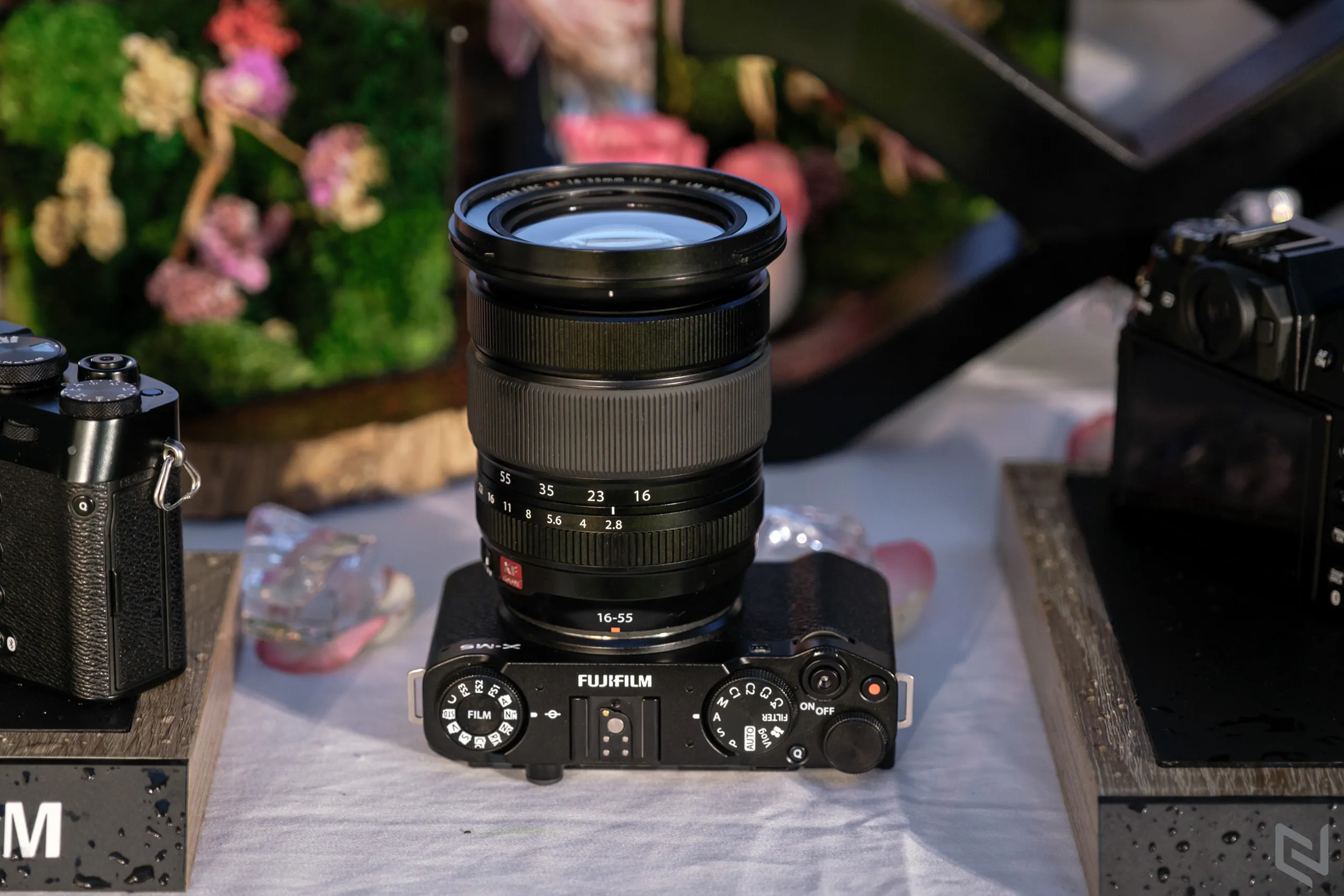 Fujifilm X-M5 ra mắt tại Việt Nam cùng bộ đôi ống kính XF 16-55mm F2.8 II và XF 500mm F5.6