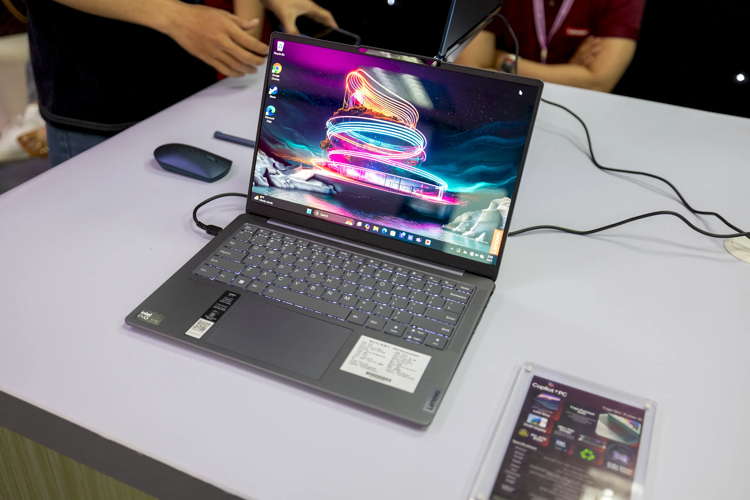 Lenovo Việt Nam ra mắt dải sản phẩm laptop AI thế hệ mới