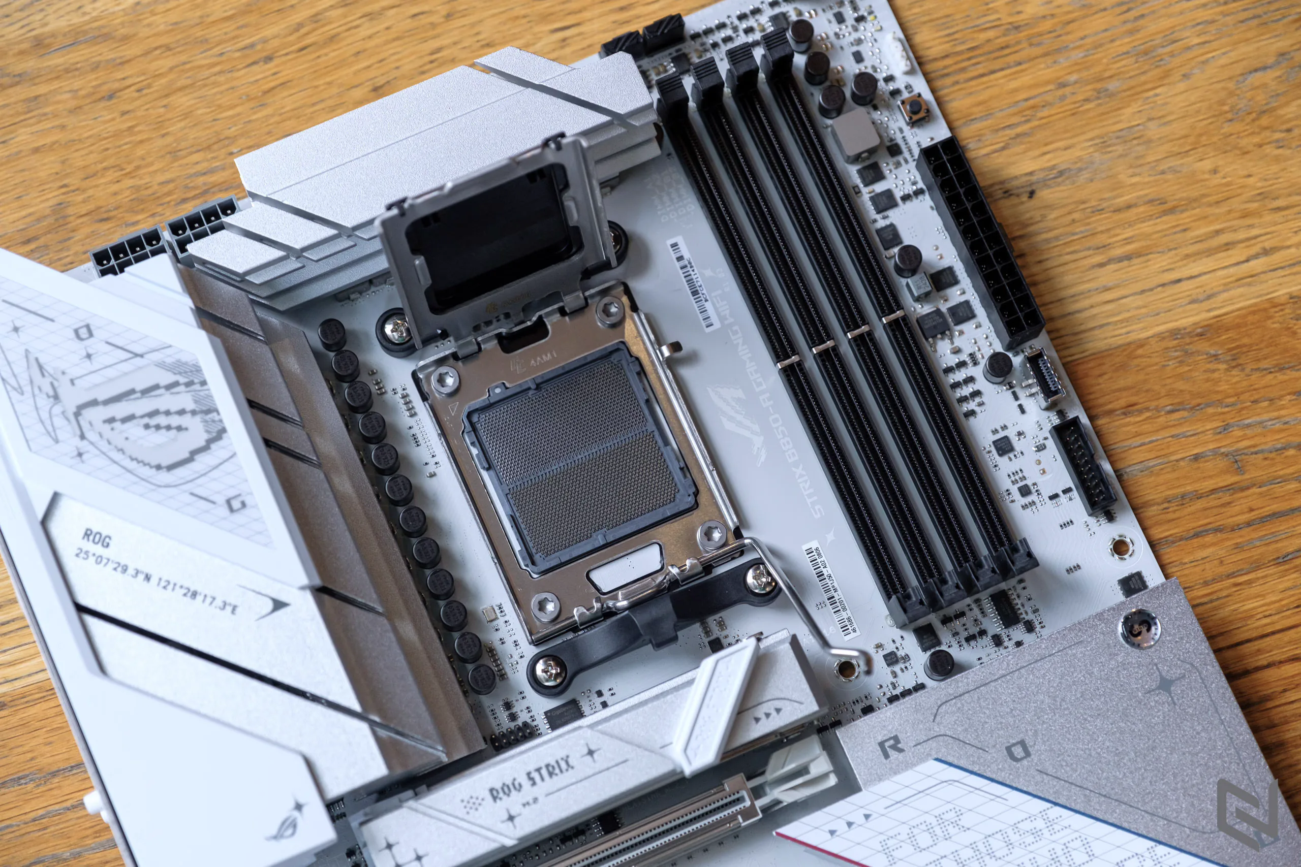 Trên tay mainboard ASUS ROG Strix B850-A Gaming WiFi: Hiệu năng cao, phong cách hiện đại